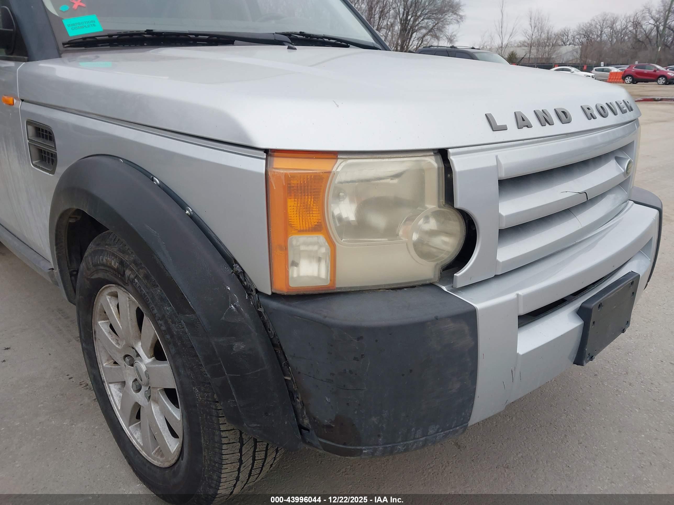 LAND ROVER image 6