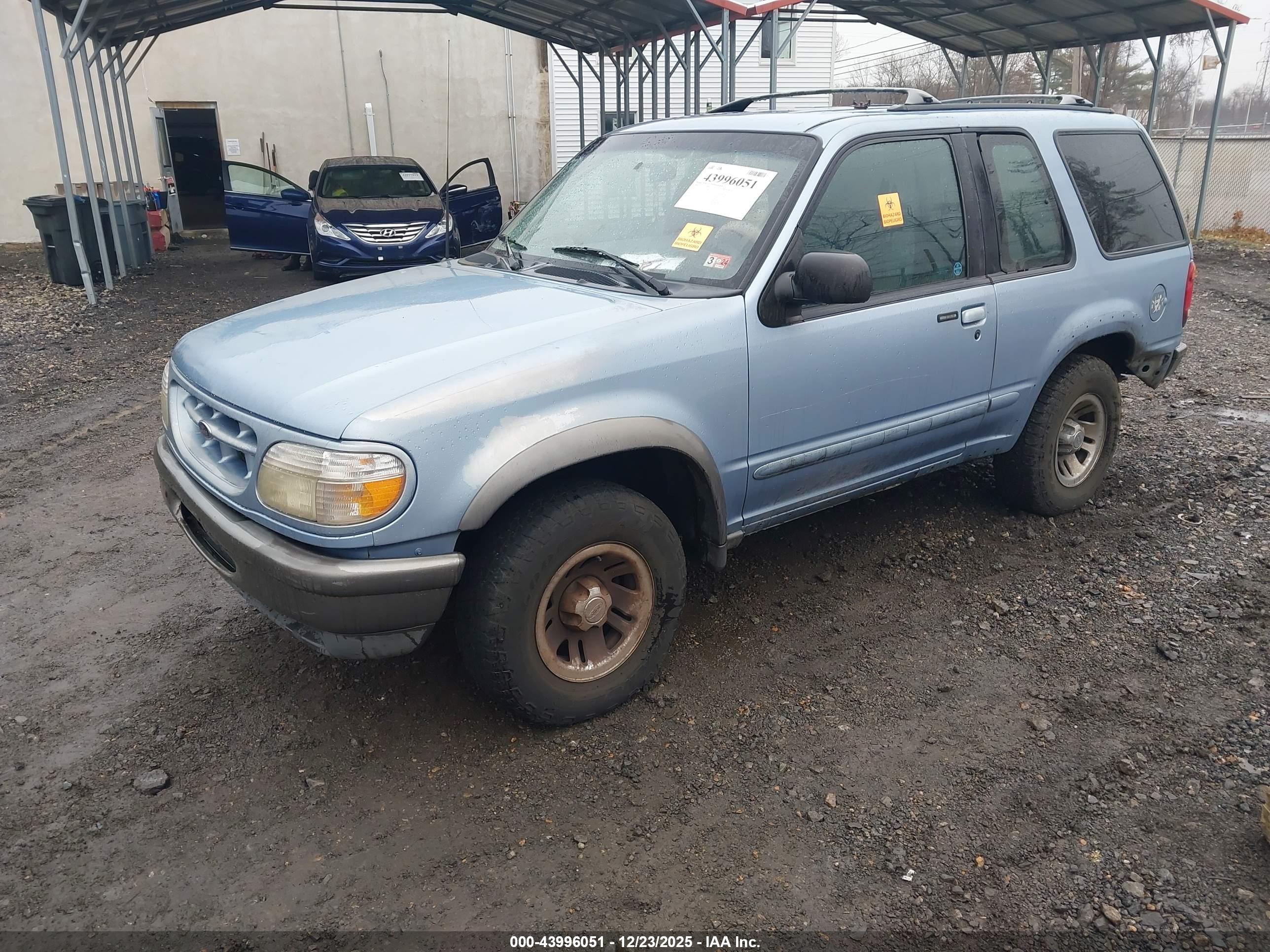 FORD EXPLORER image 2