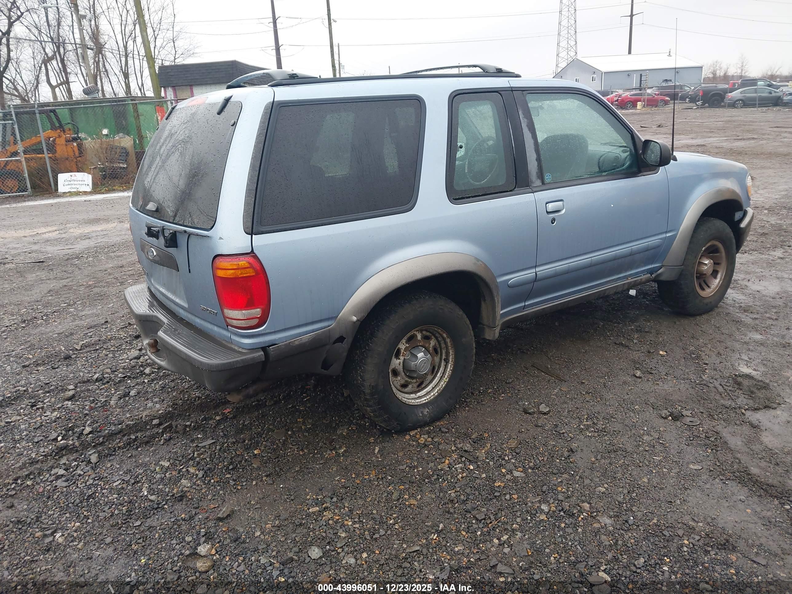 FORD EXPLORER image 4