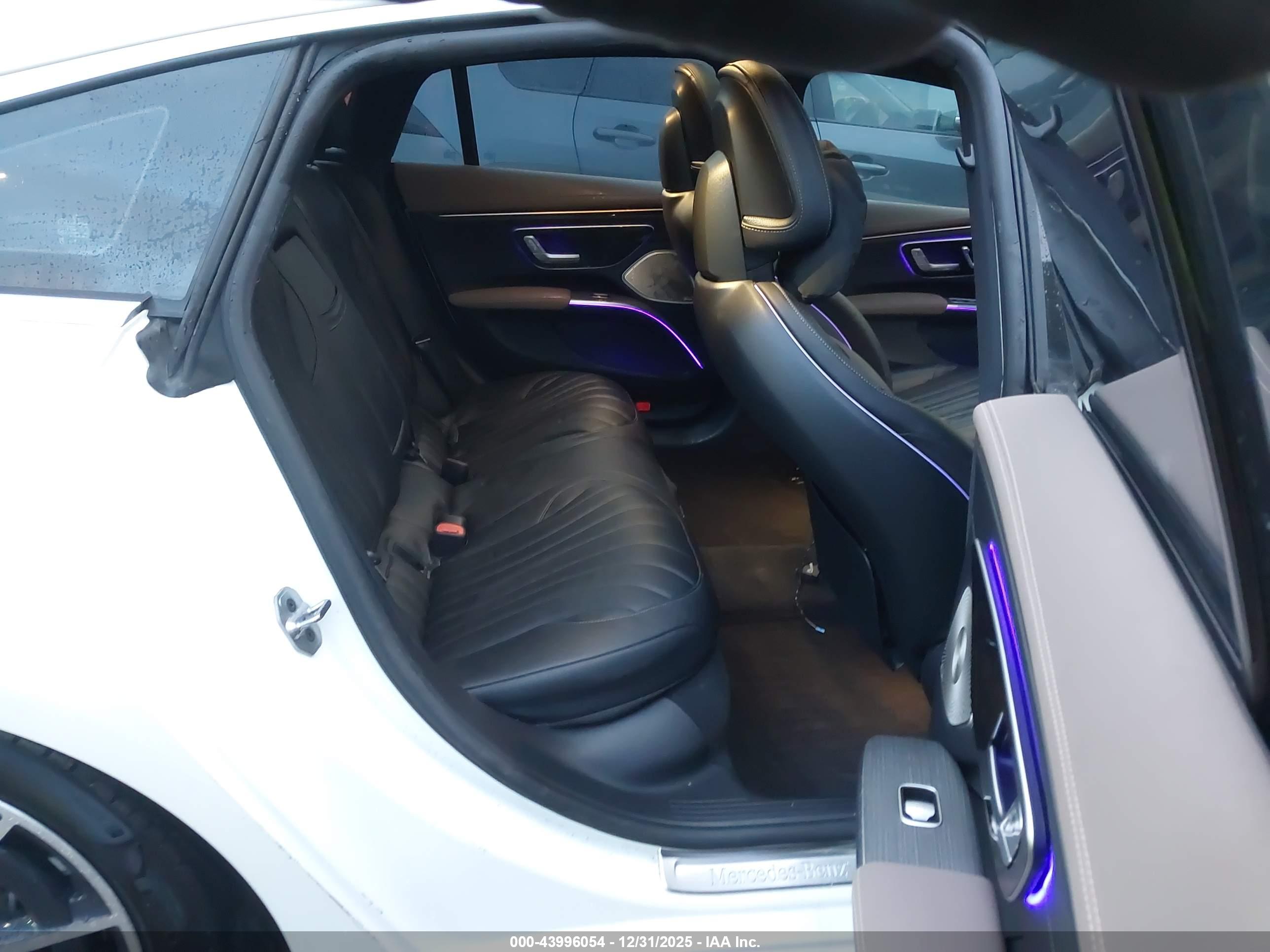 MERCEDES-BENZ EQS image 8