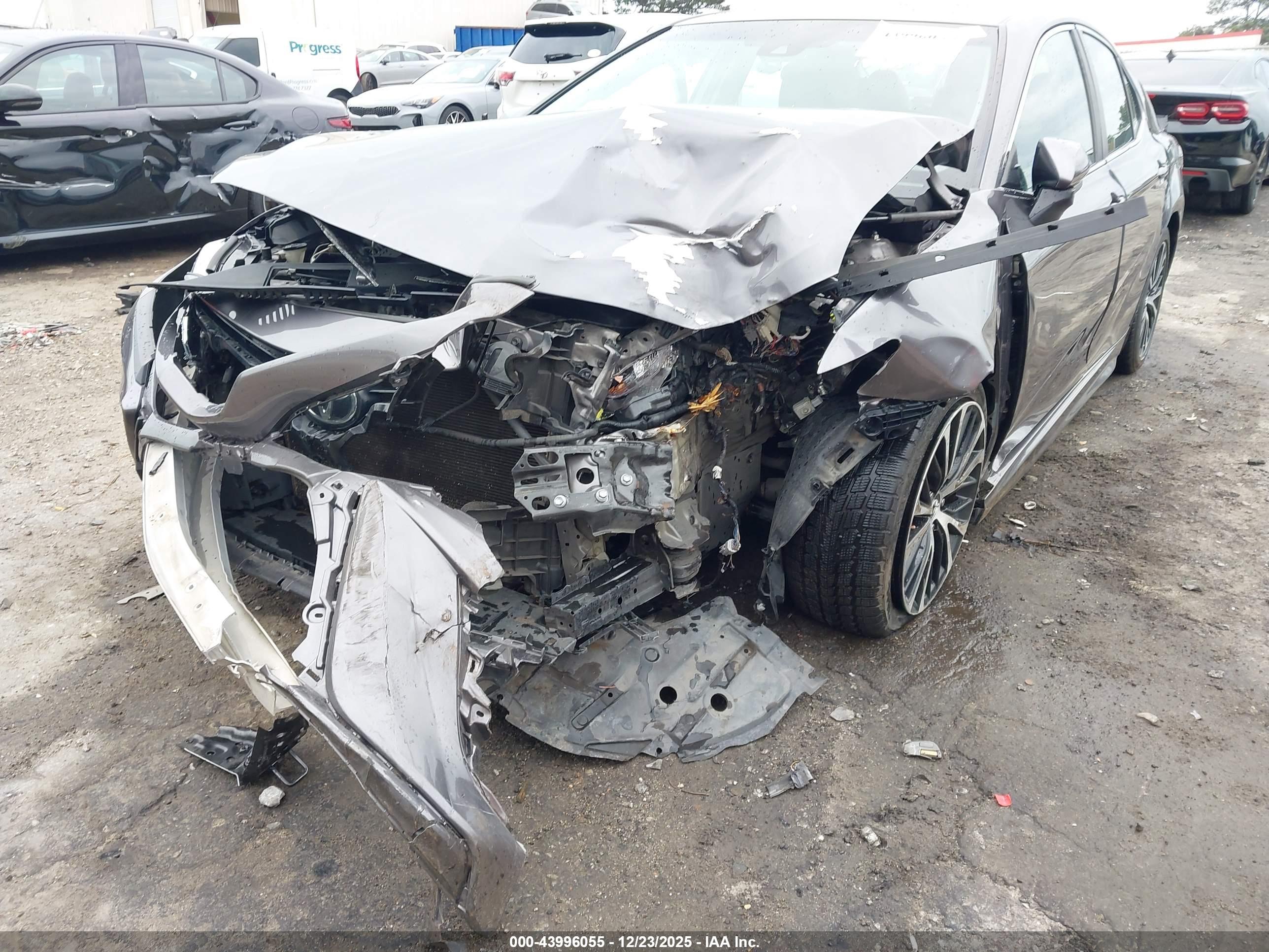TOYOTA CAMRY image 6