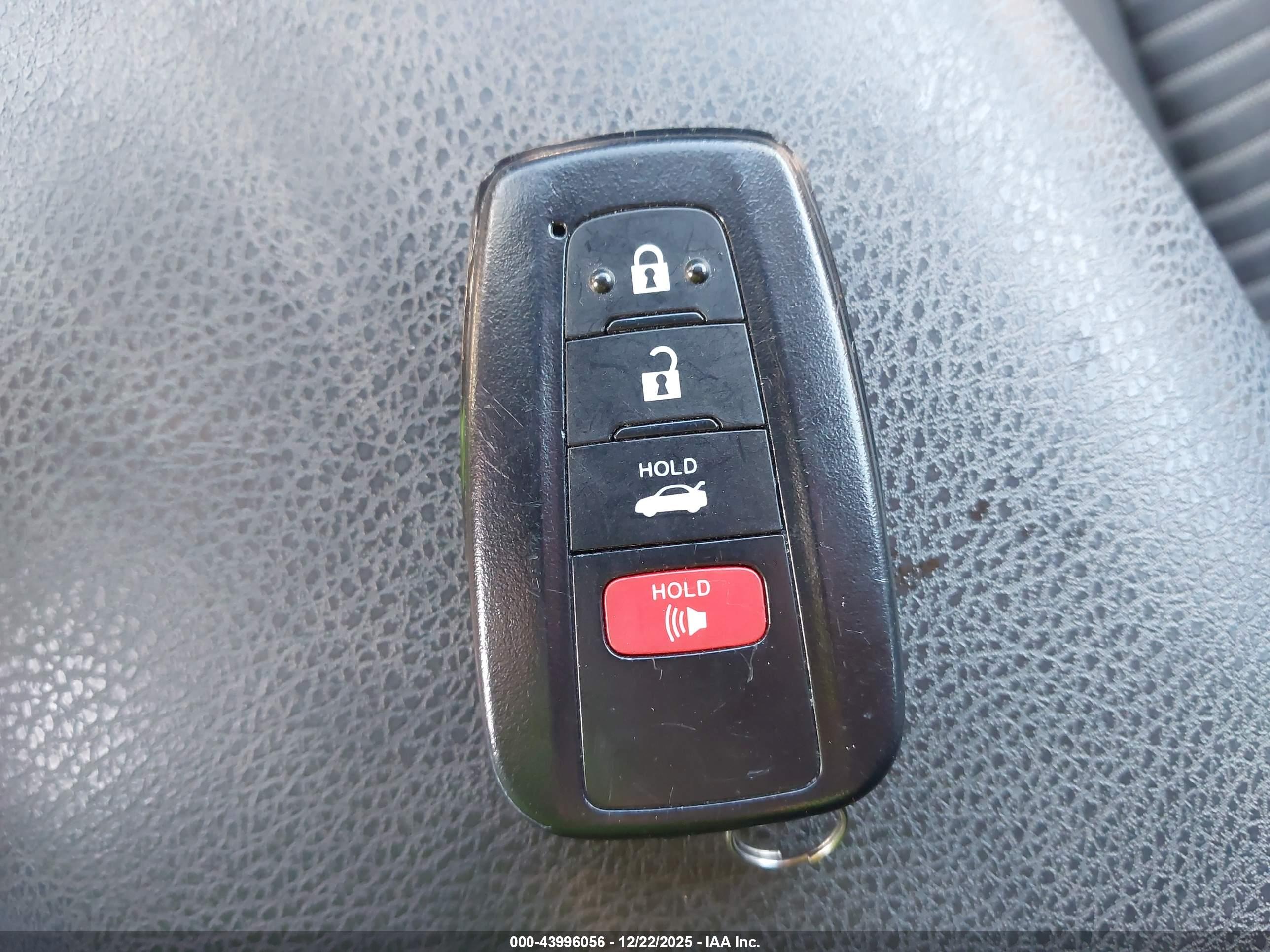 TOYOTA CAMRY image 11