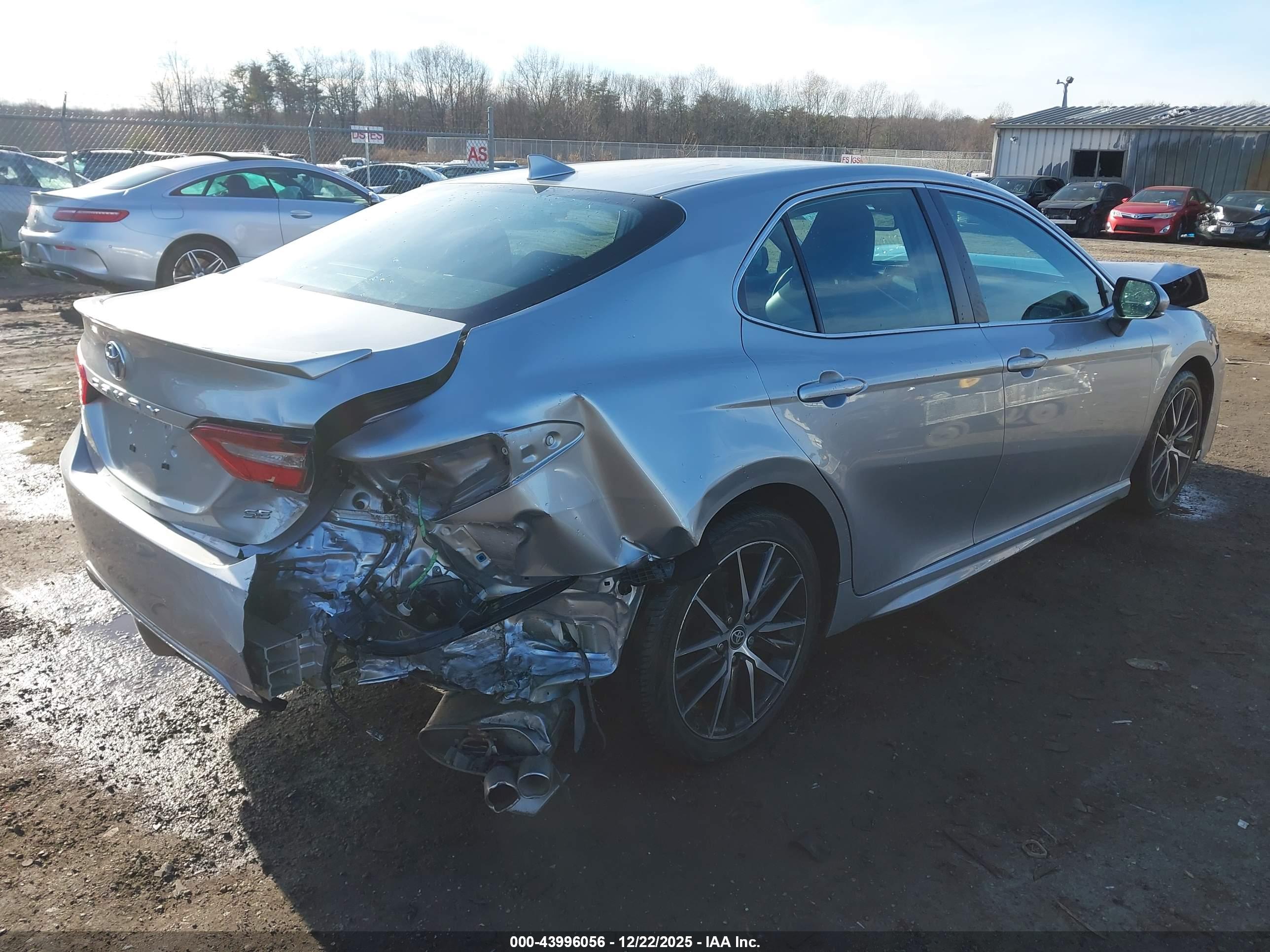 TOYOTA CAMRY image 4