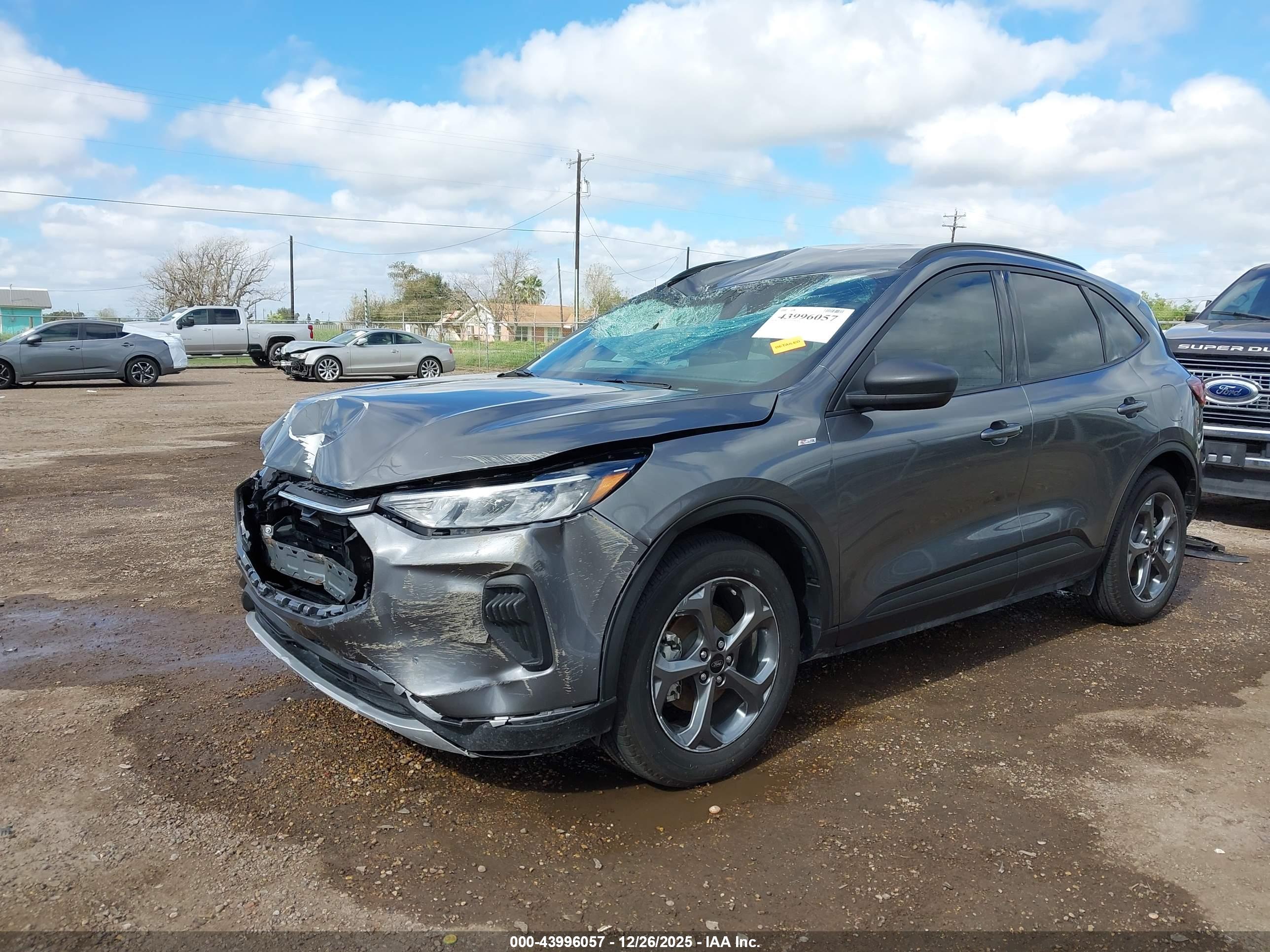 FORD ESCAPE image 2