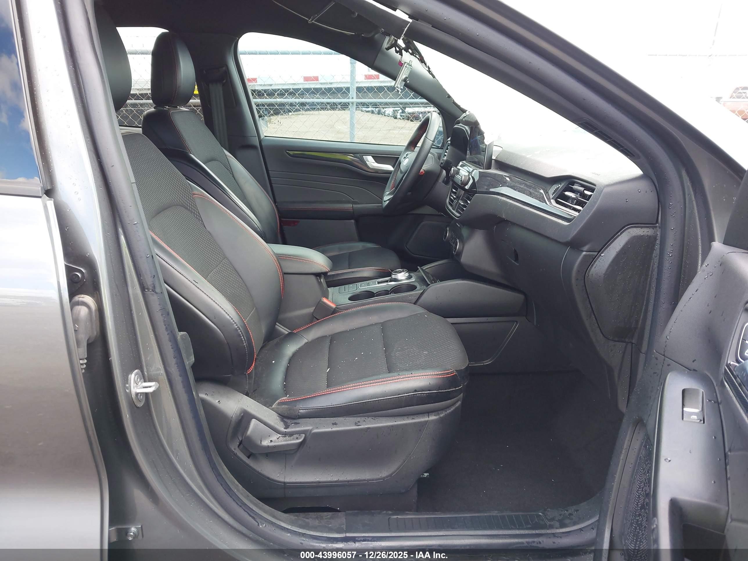 FORD ESCAPE image 5