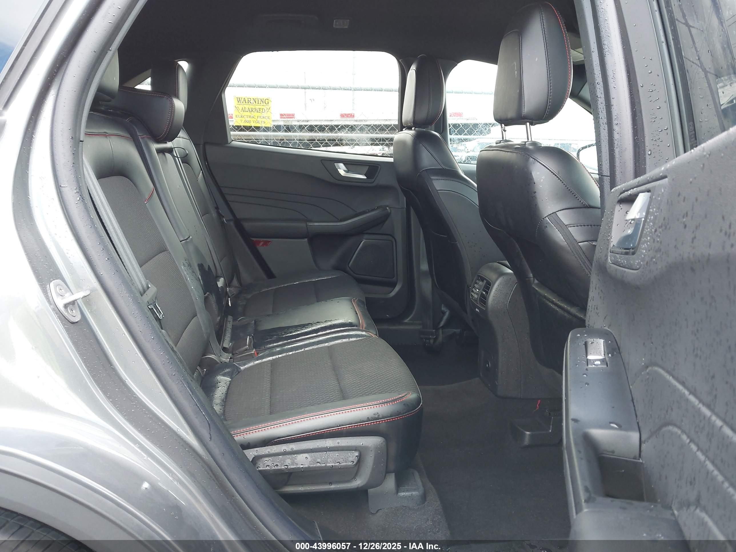 FORD ESCAPE image 8