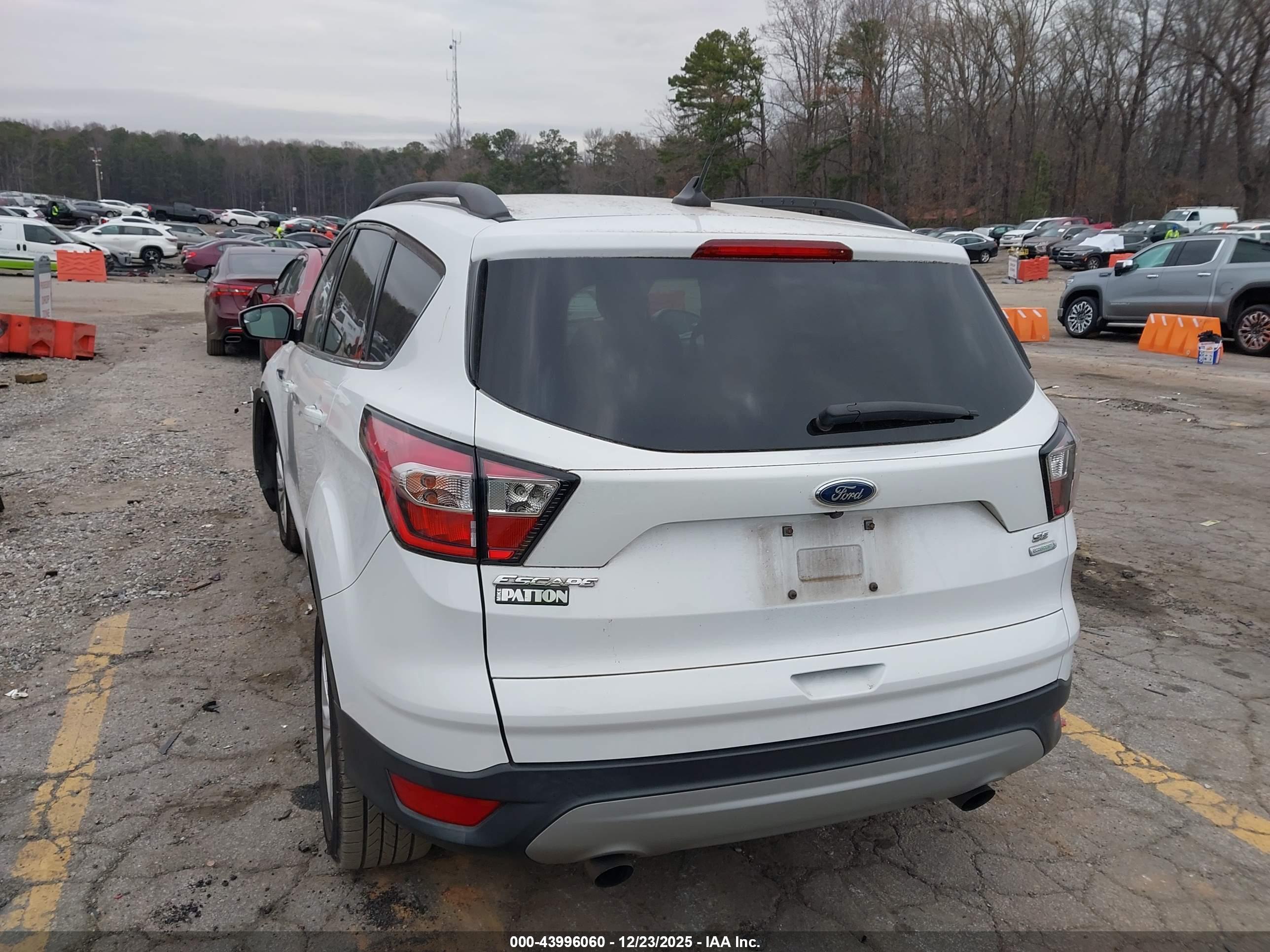 FORD ESCAPE image 3