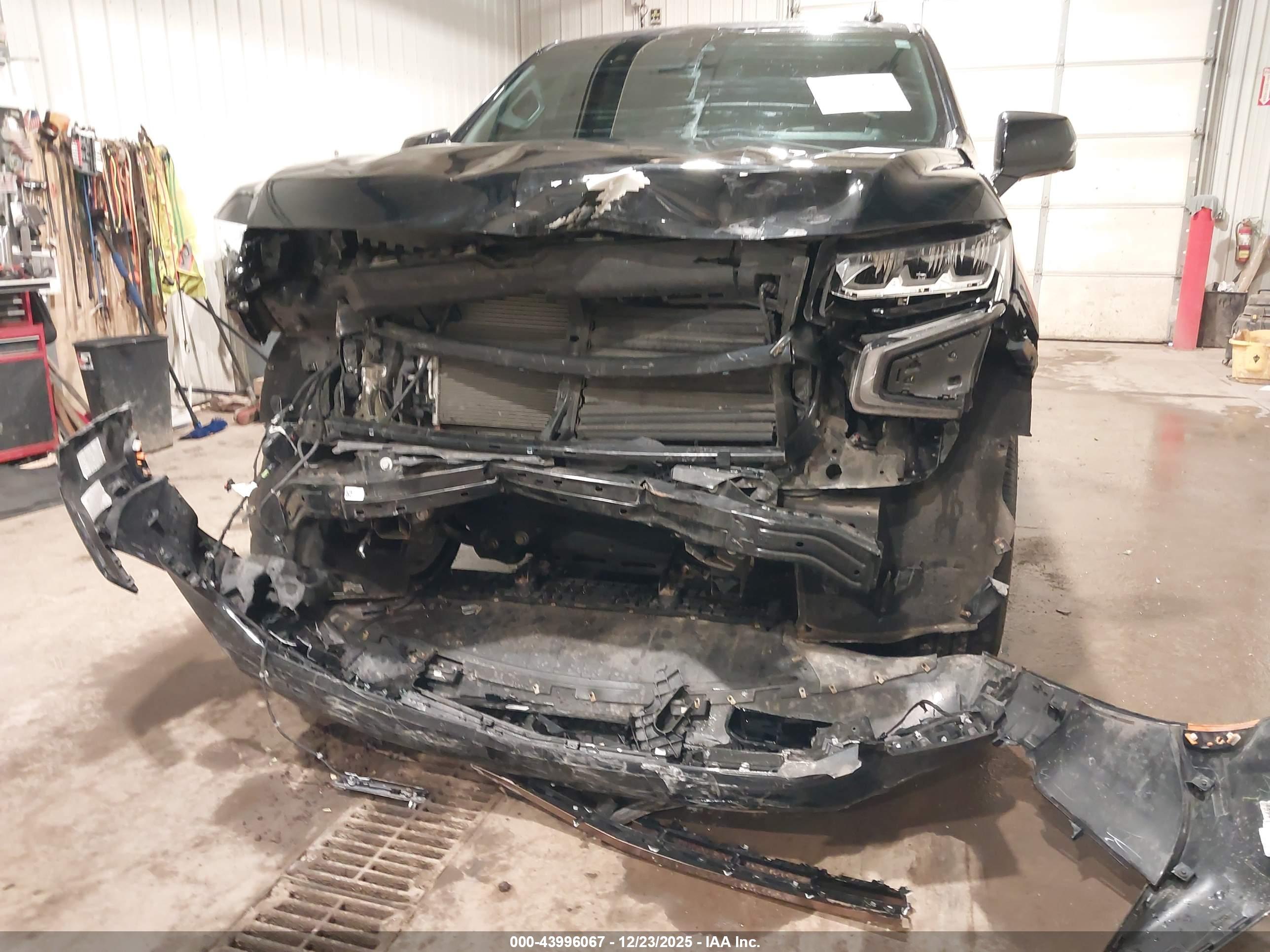 CHEVROLET TAHOE image 6
