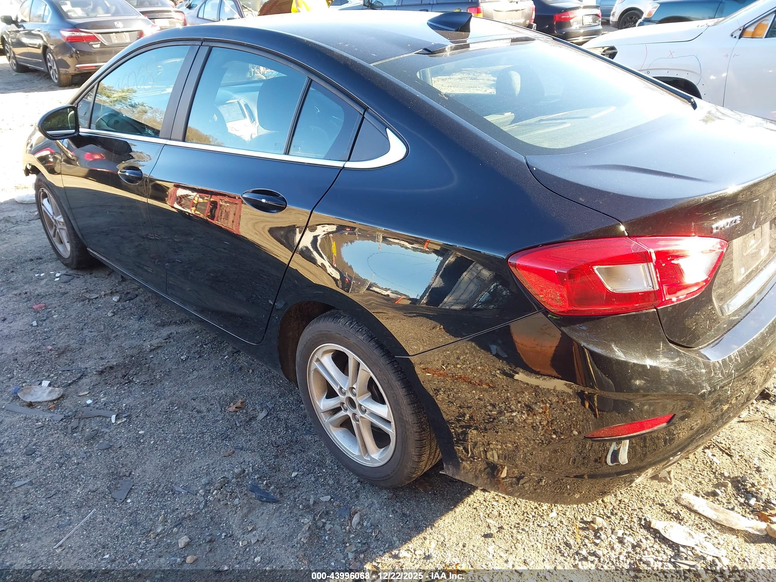 CHEVROLET CRUZE image 3