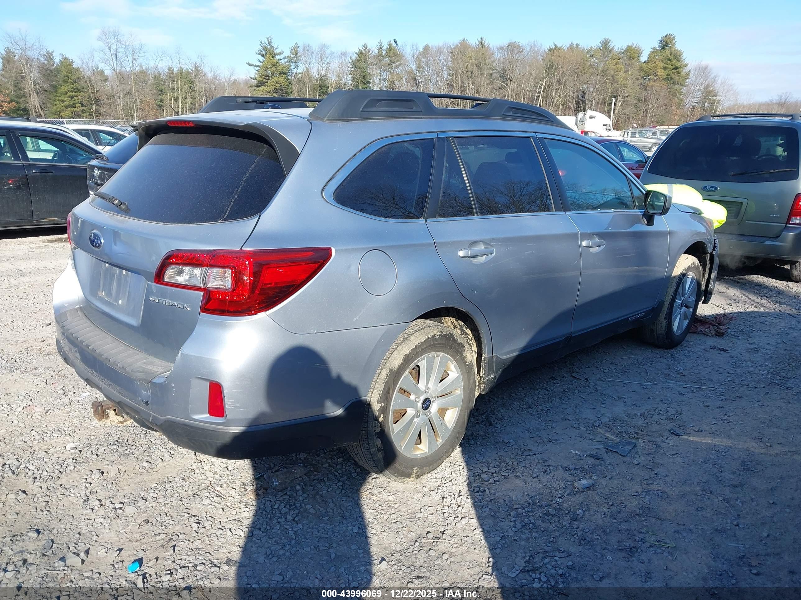 SUBARU OUTBACK image 4