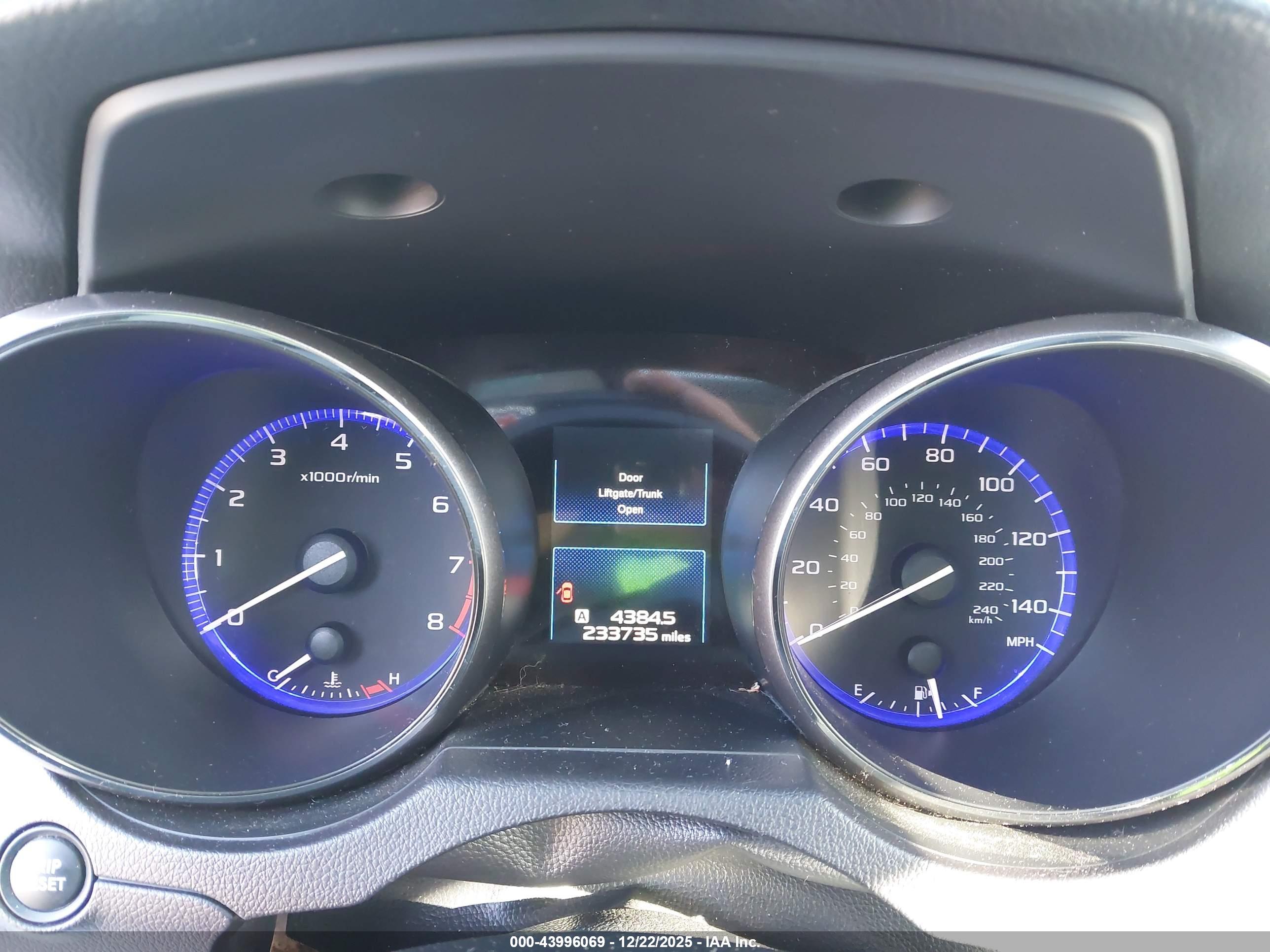 SUBARU OUTBACK image 7