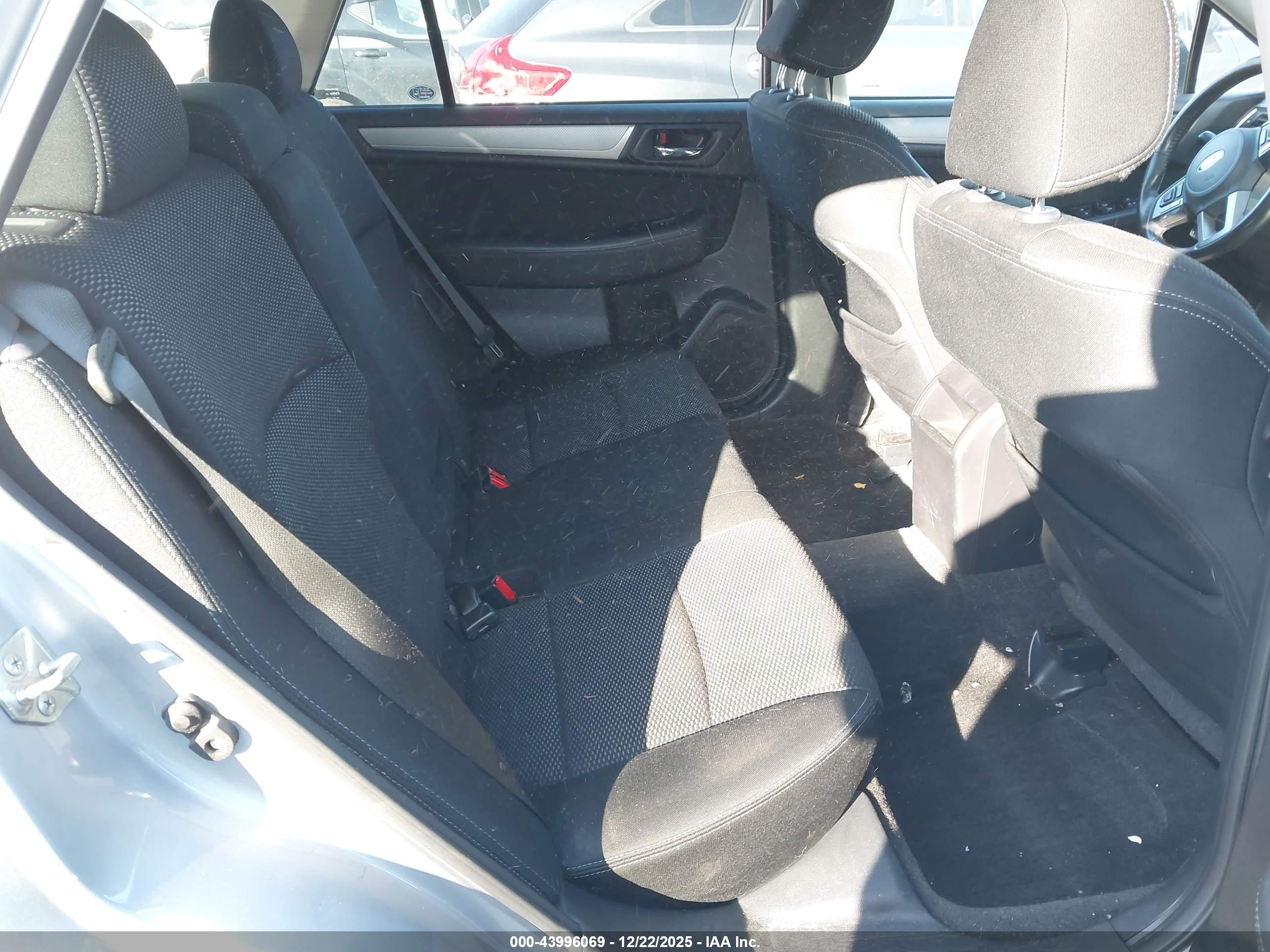 SUBARU OUTBACK image 8