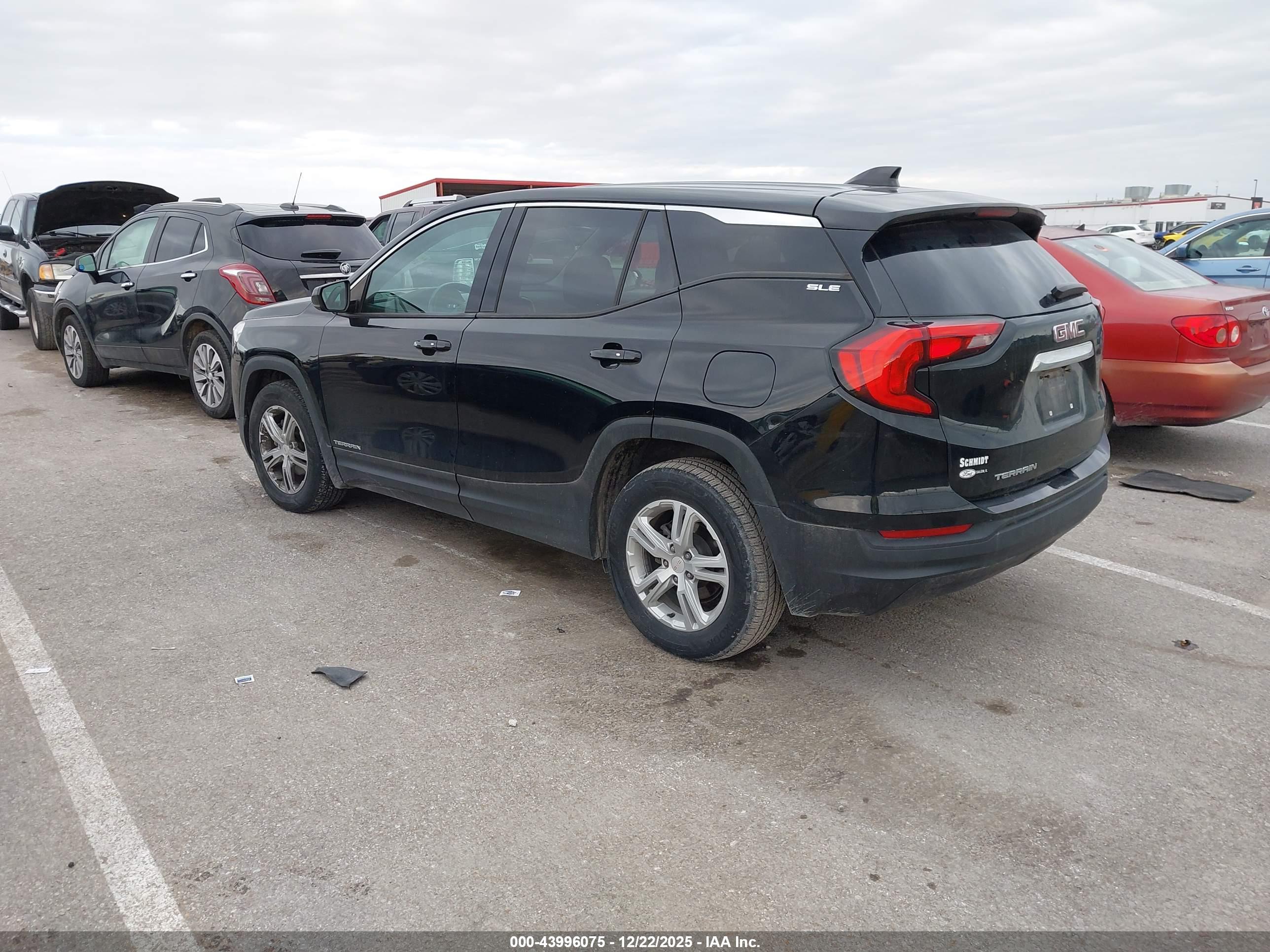 GMC TERRAIN image 3