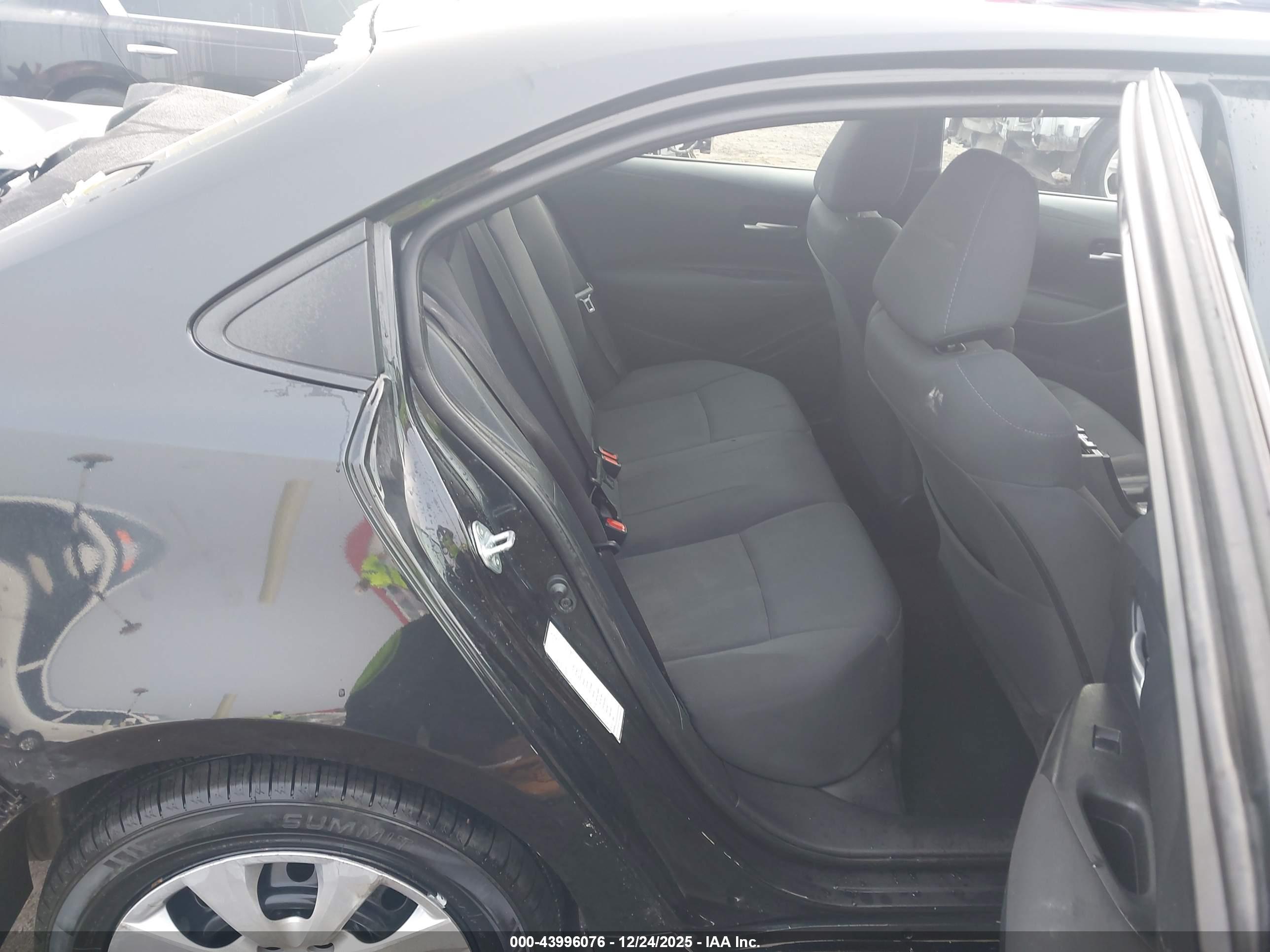 TOYOTA COROLLA image 8