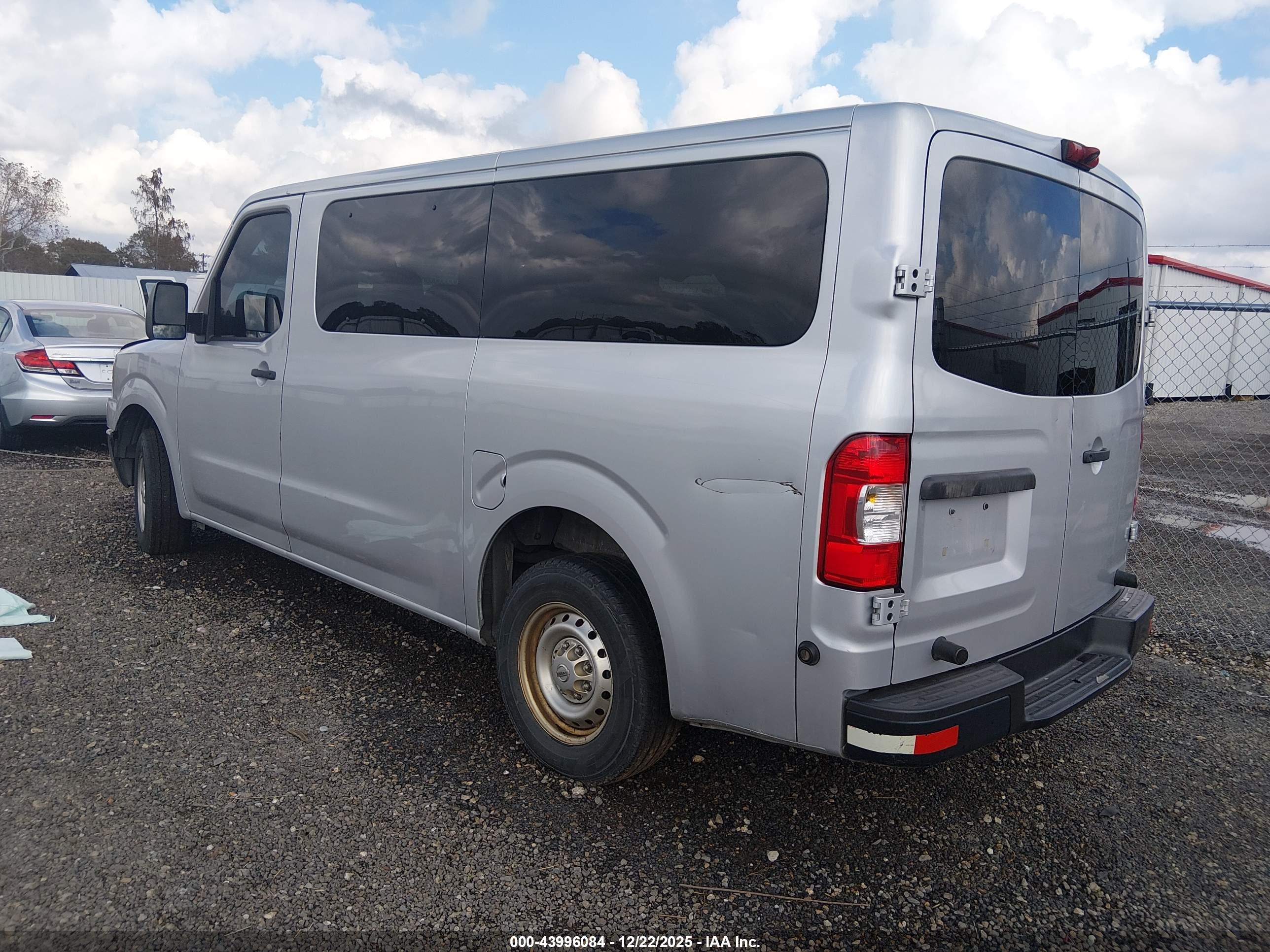 NISSAN NV image 3