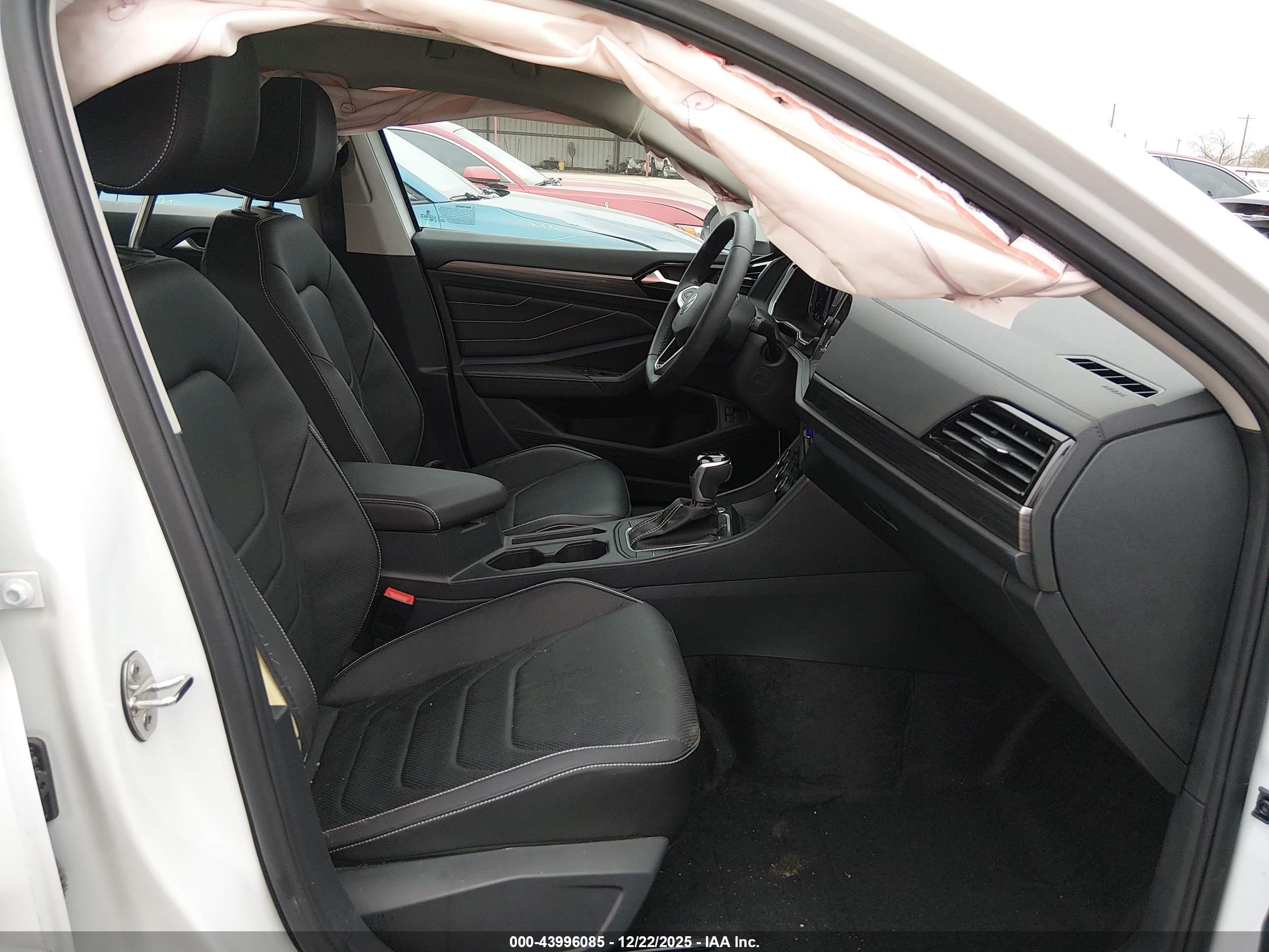 VOLKSWAGEN JETTA image 5