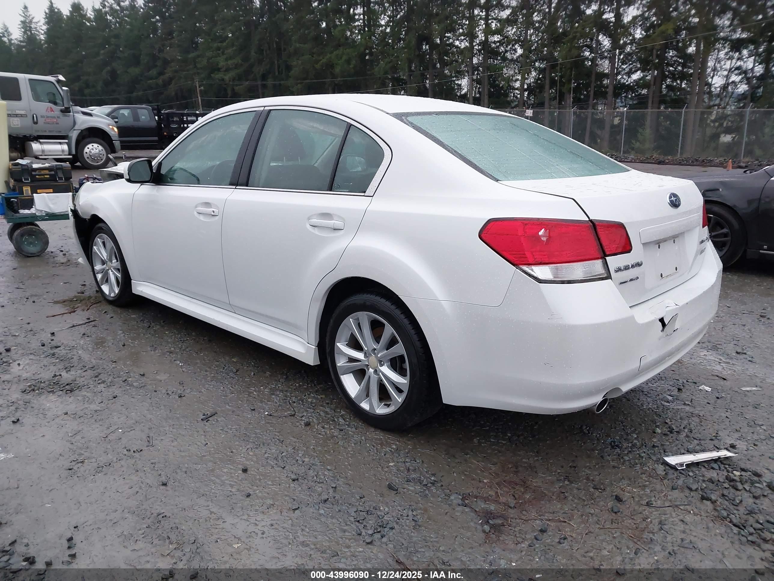 SUBARU LEGACY image 3