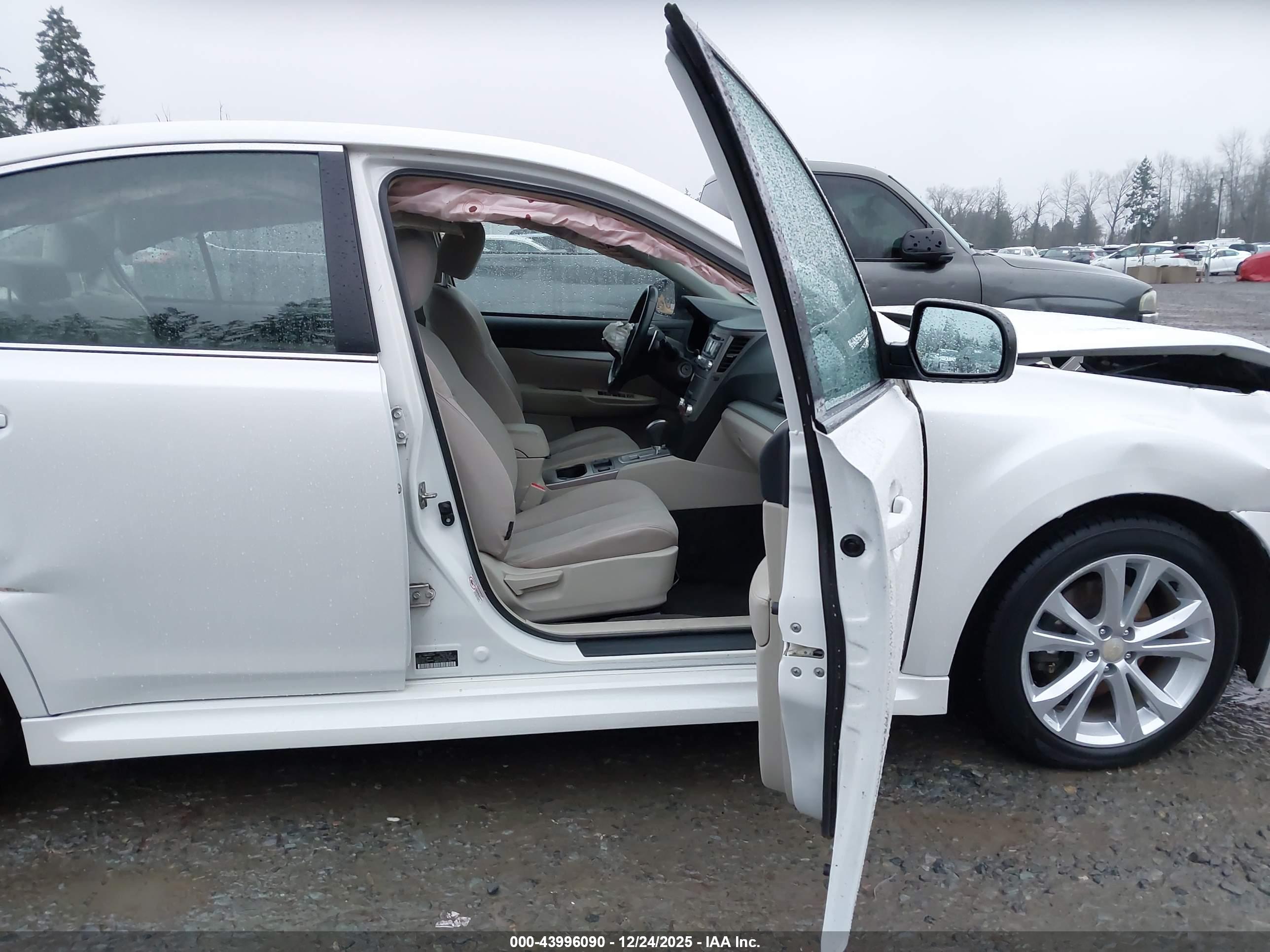SUBARU LEGACY image 5