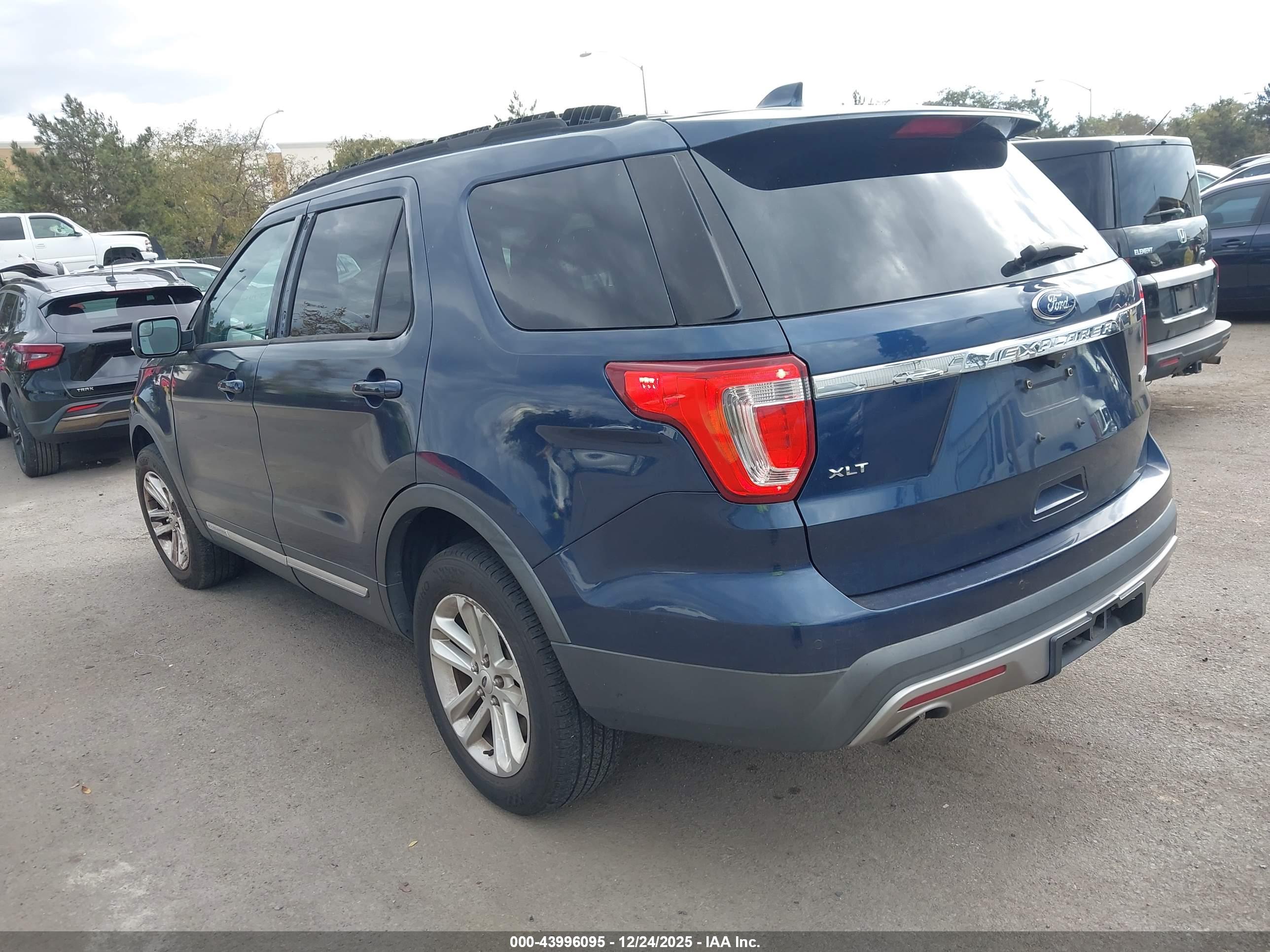 FORD EXPLORER image 3