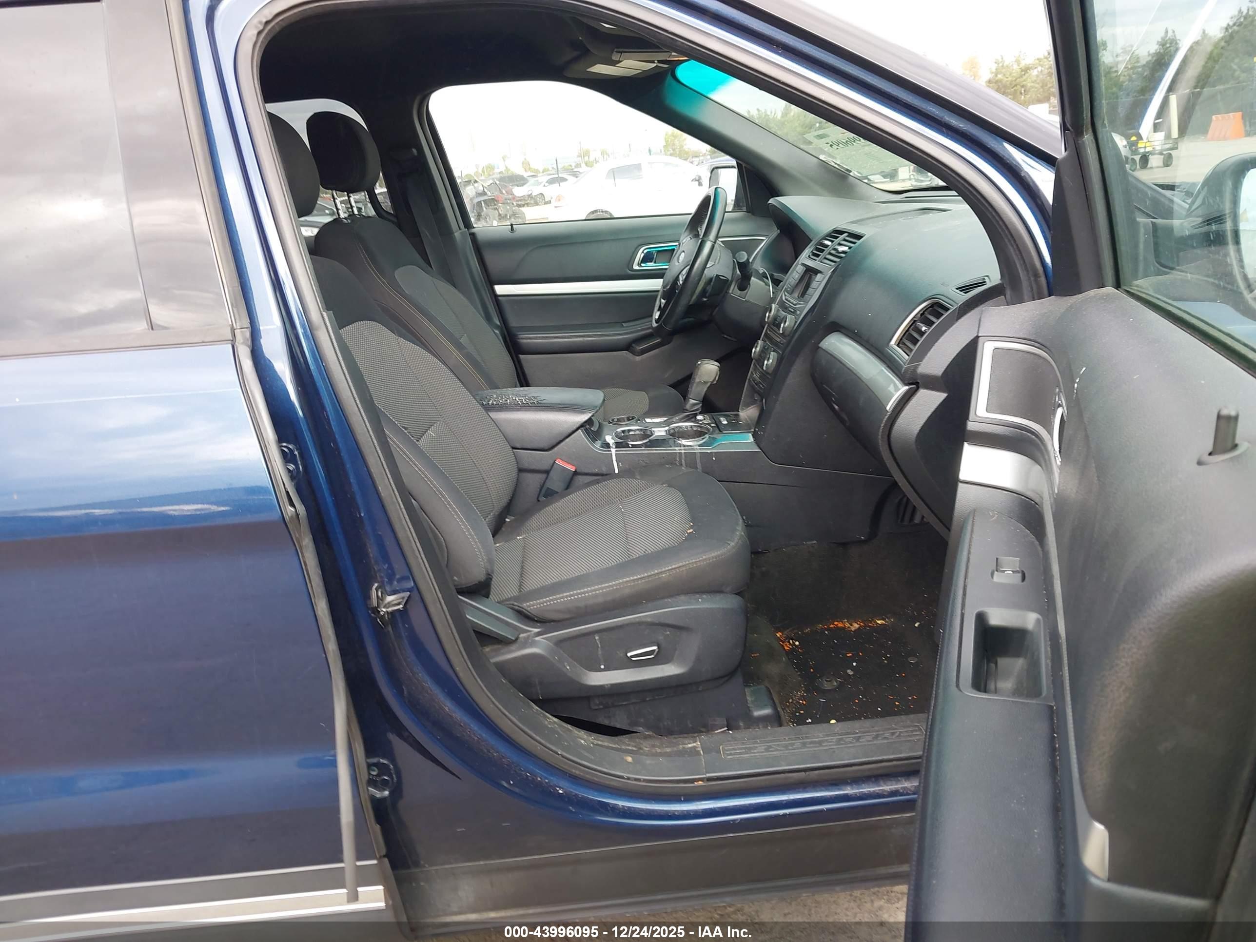 FORD EXPLORER image 5