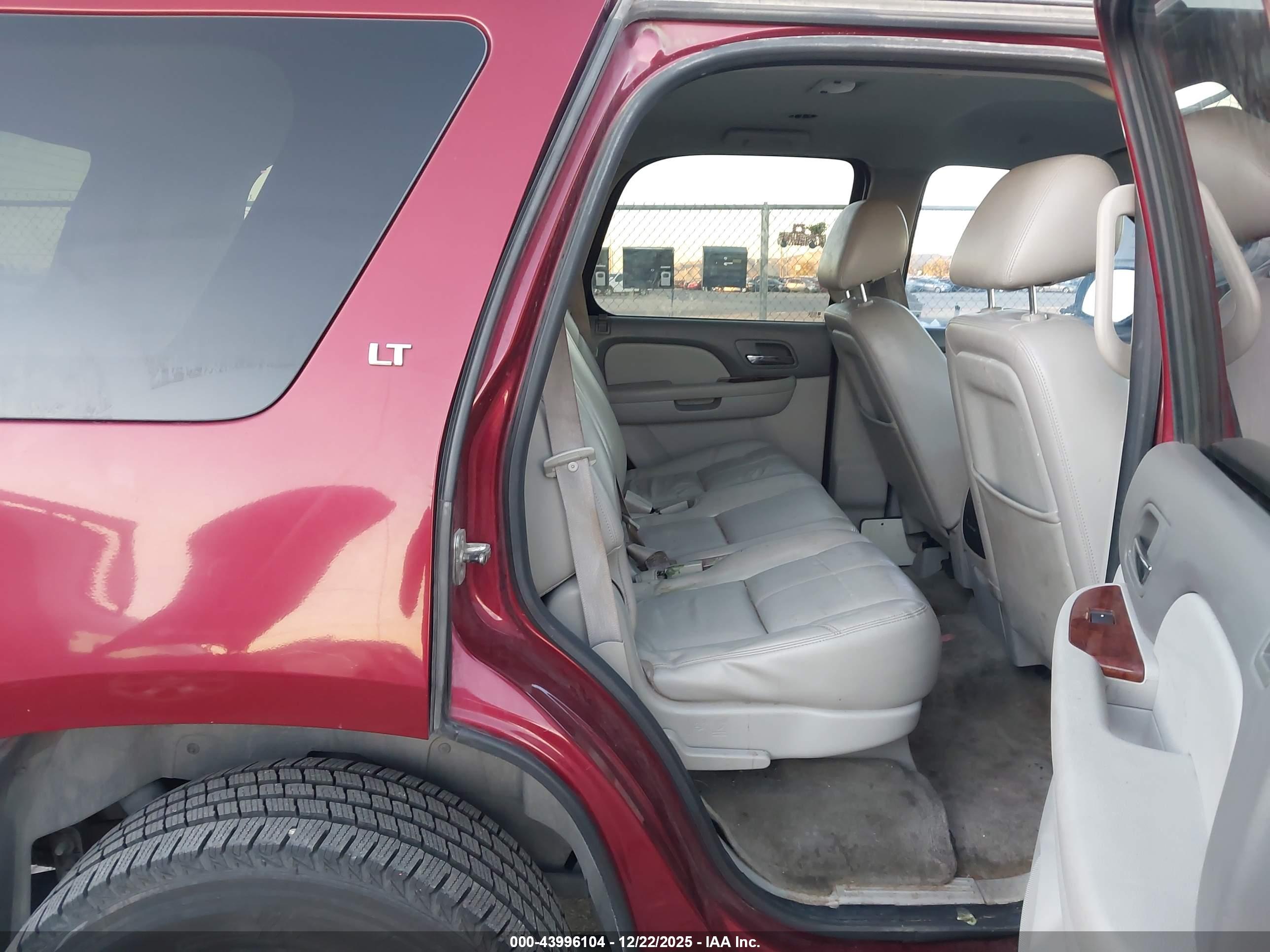 CHEVROLET TAHOE image 8