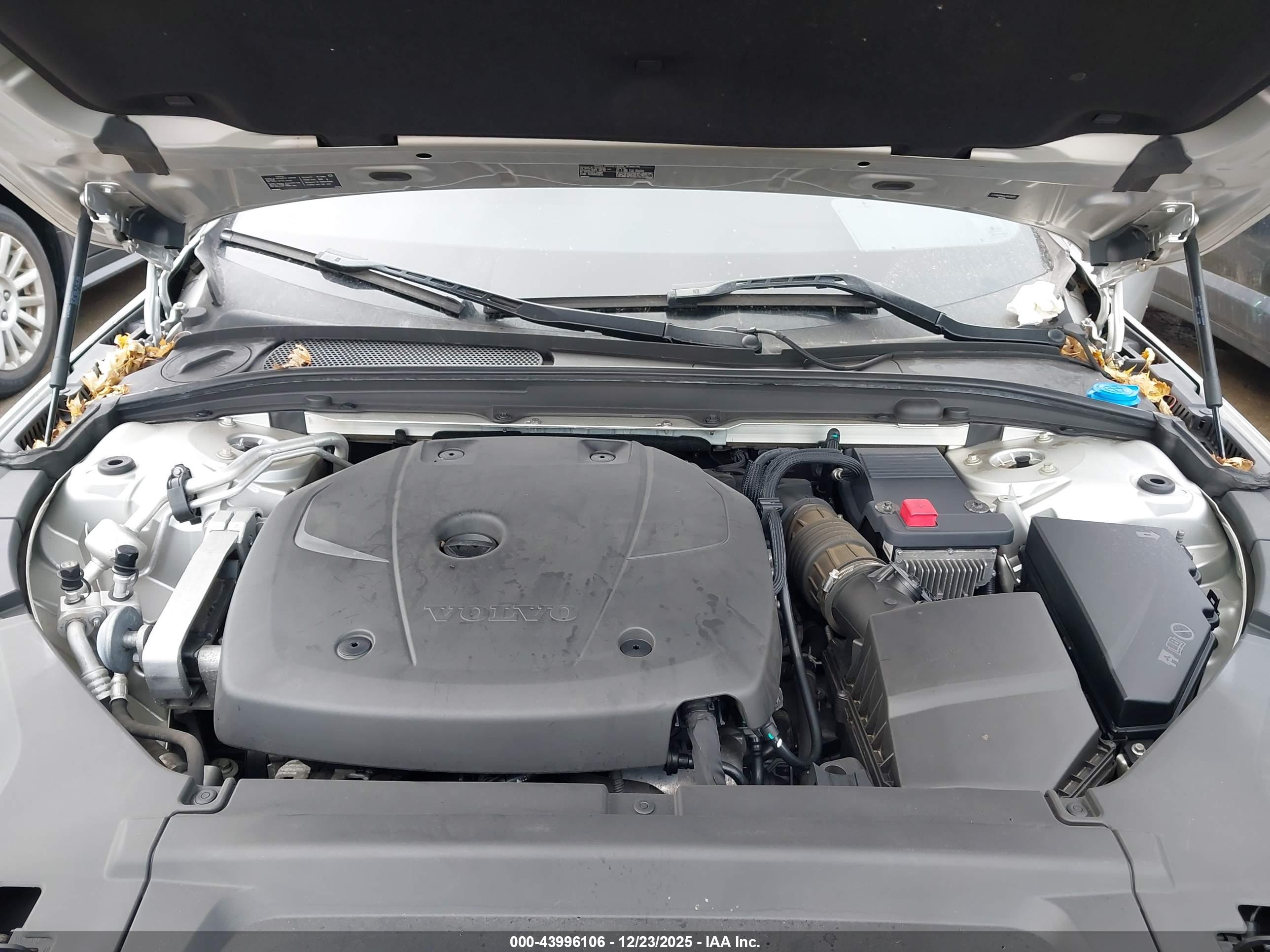 VOLVO S90 image 10