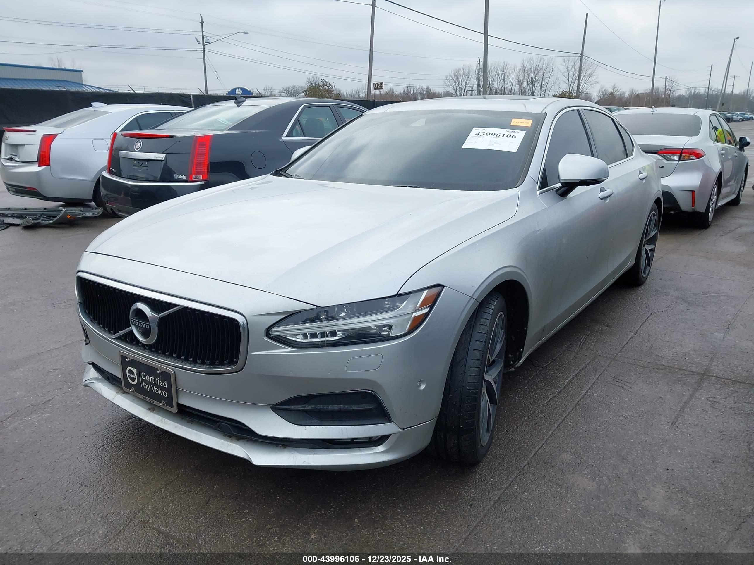 VOLVO S90 image 2