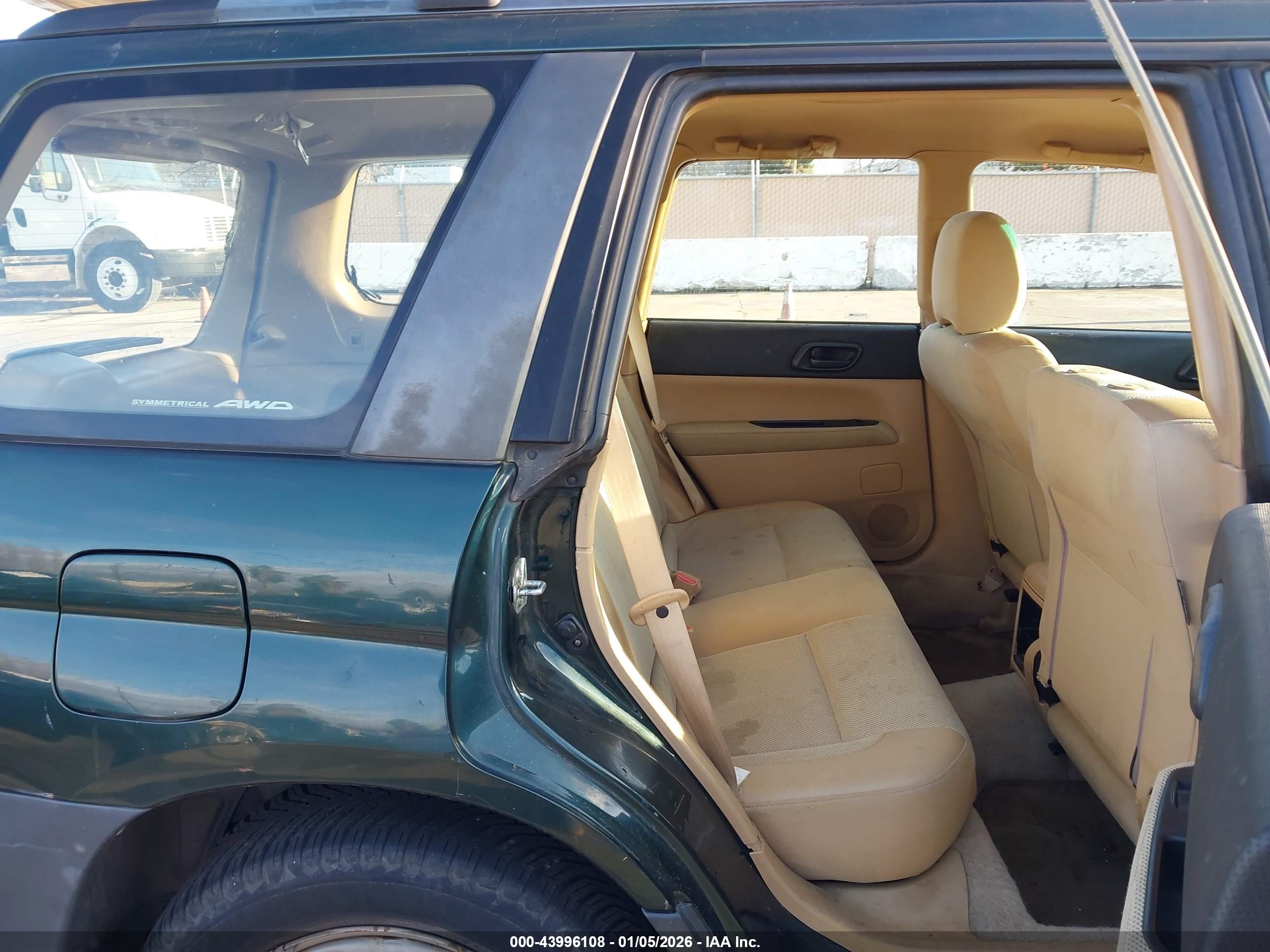 SUBARU FORESTER image 8