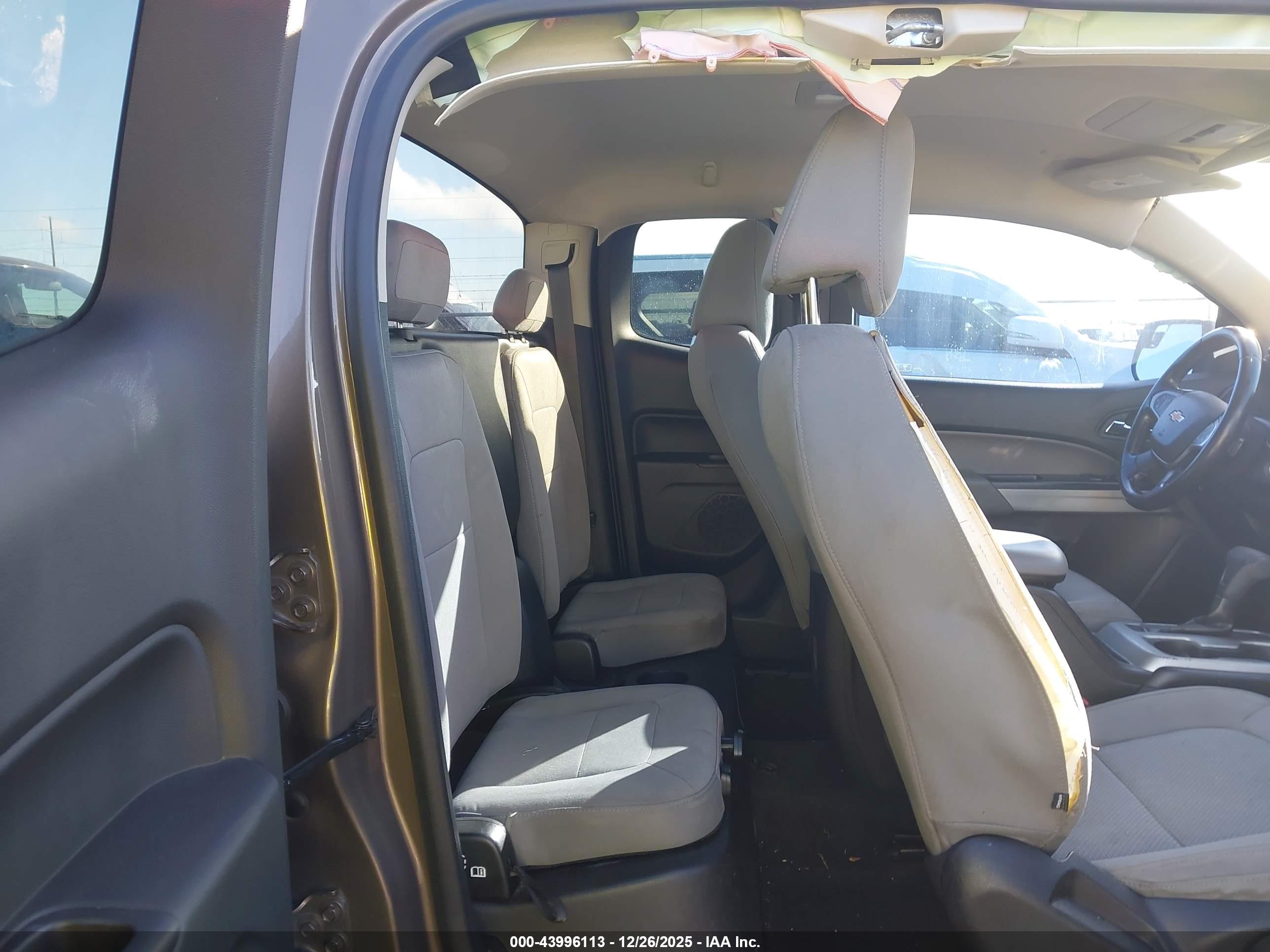 CHEVROLET COLORADO image 8