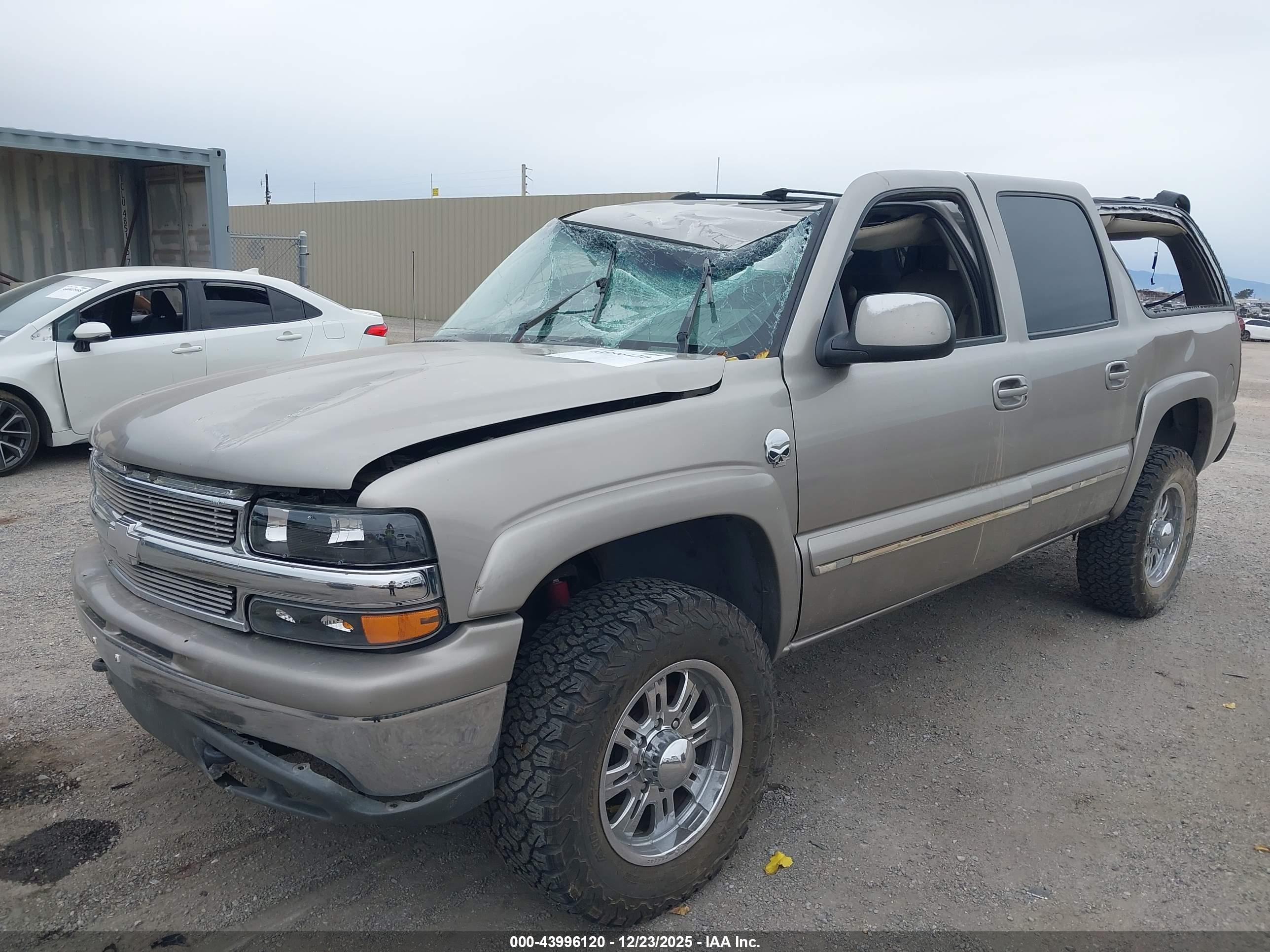 CHEVROLET SUBURBAN image 2