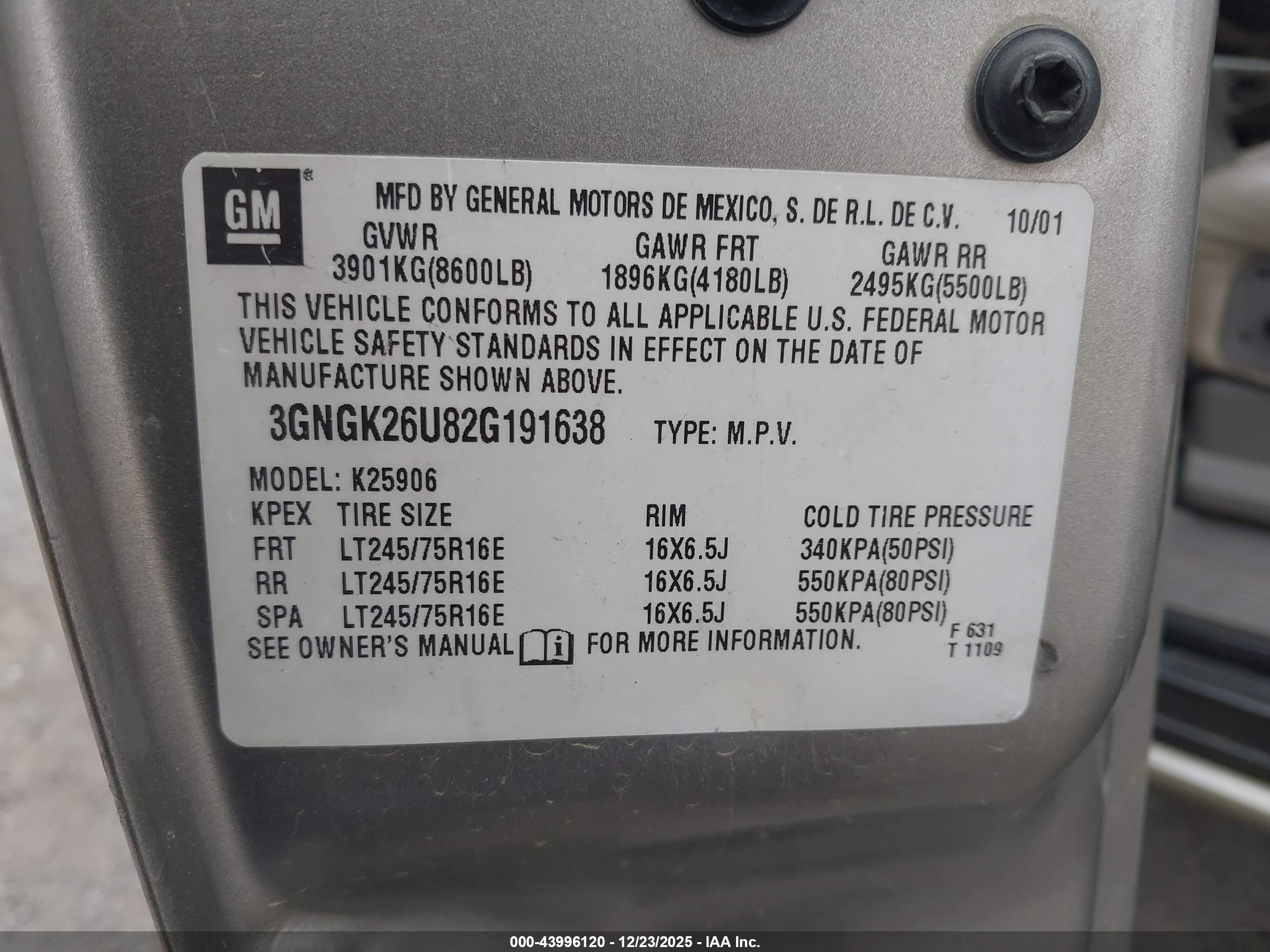 CHEVROLET SUBURBAN image 9