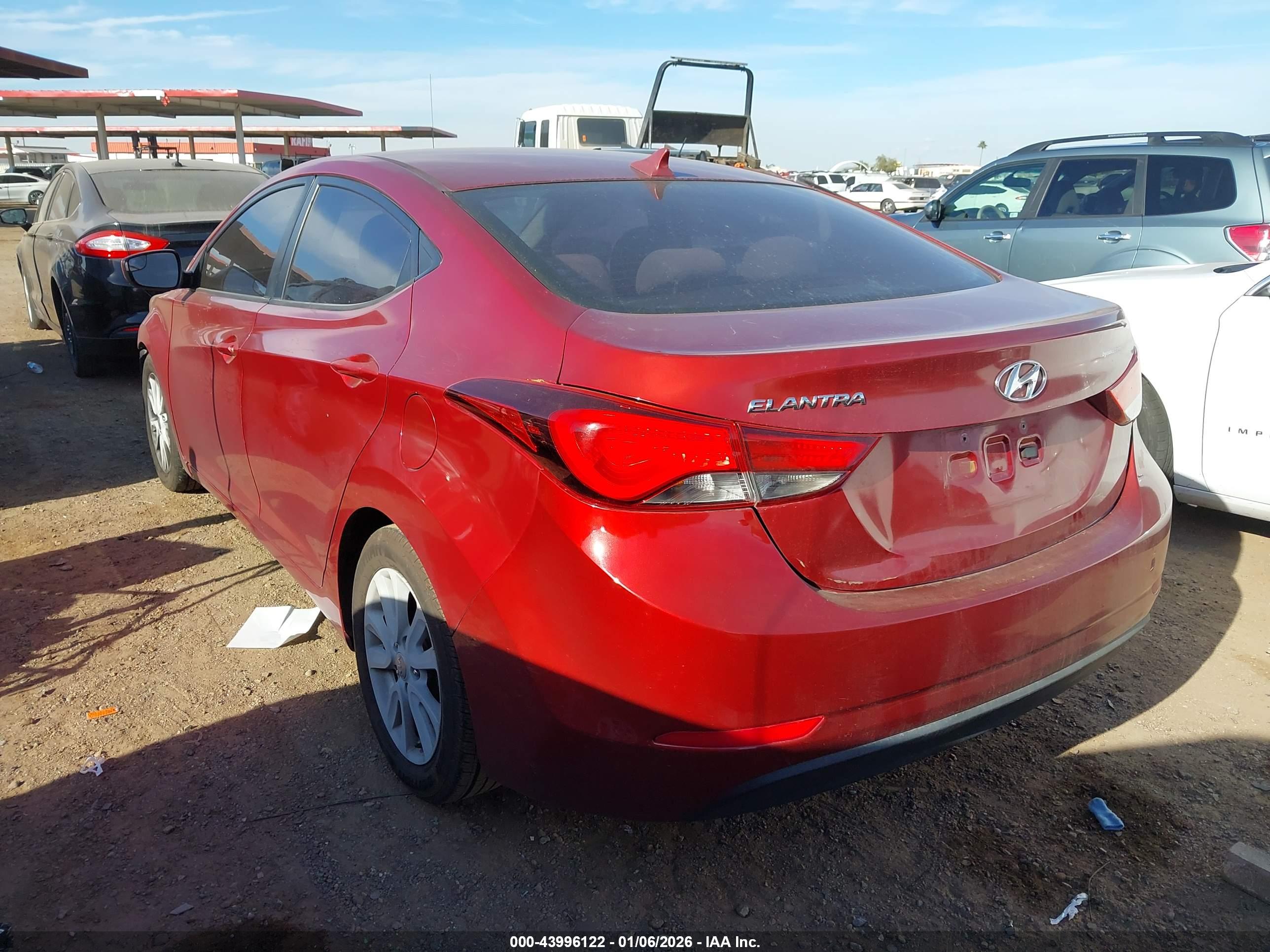HYUNDAI ELANTRA image 3