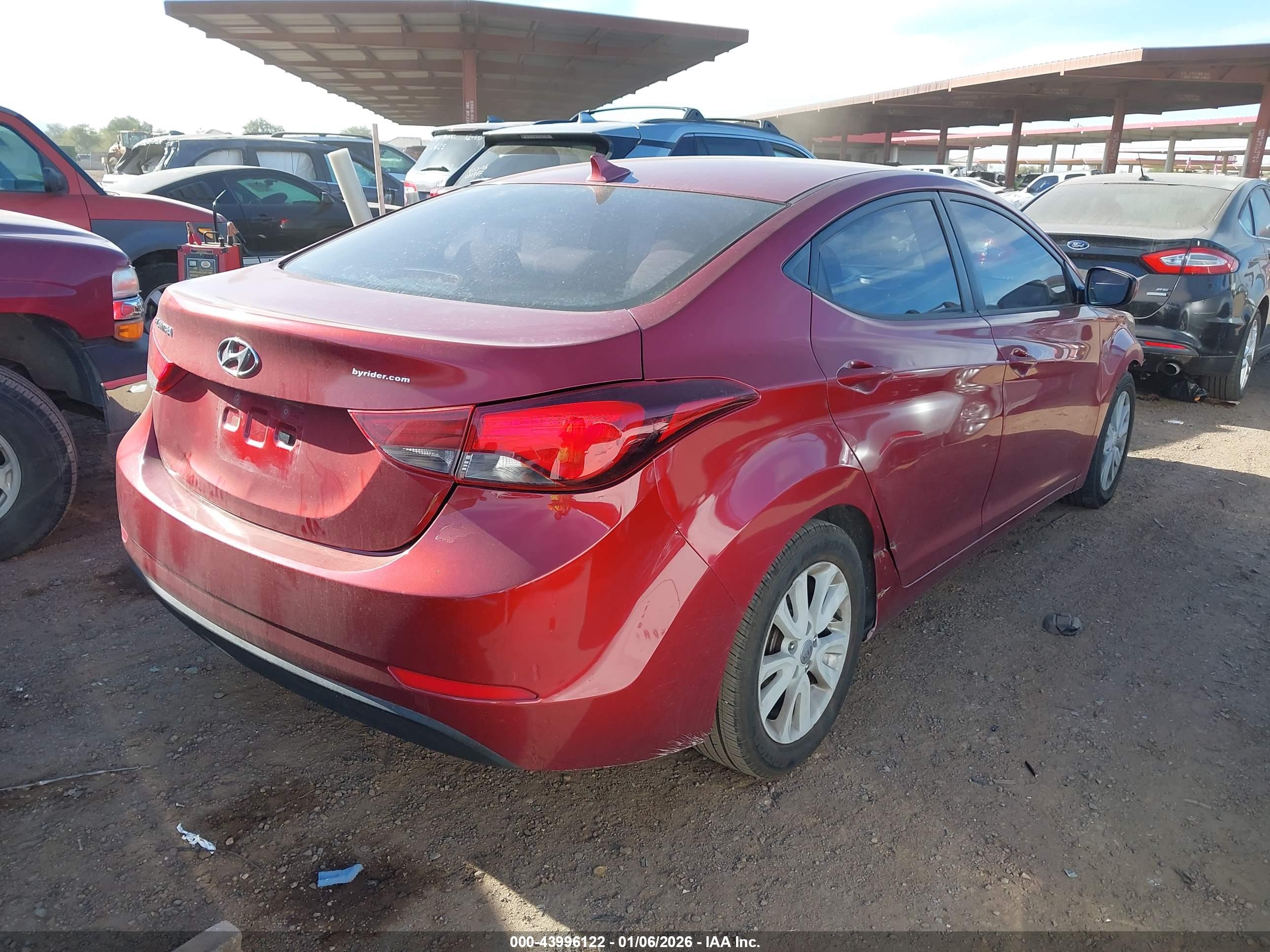 HYUNDAI ELANTRA image 4
