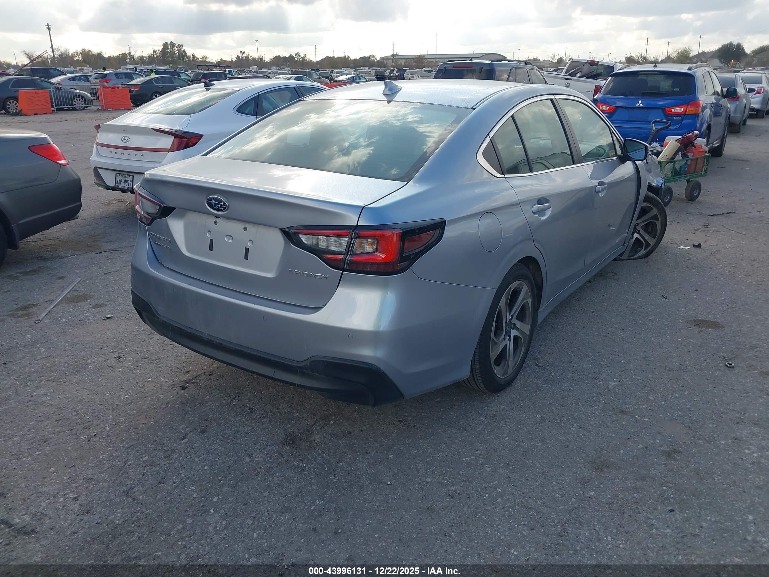SUBARU LEGACY image 4