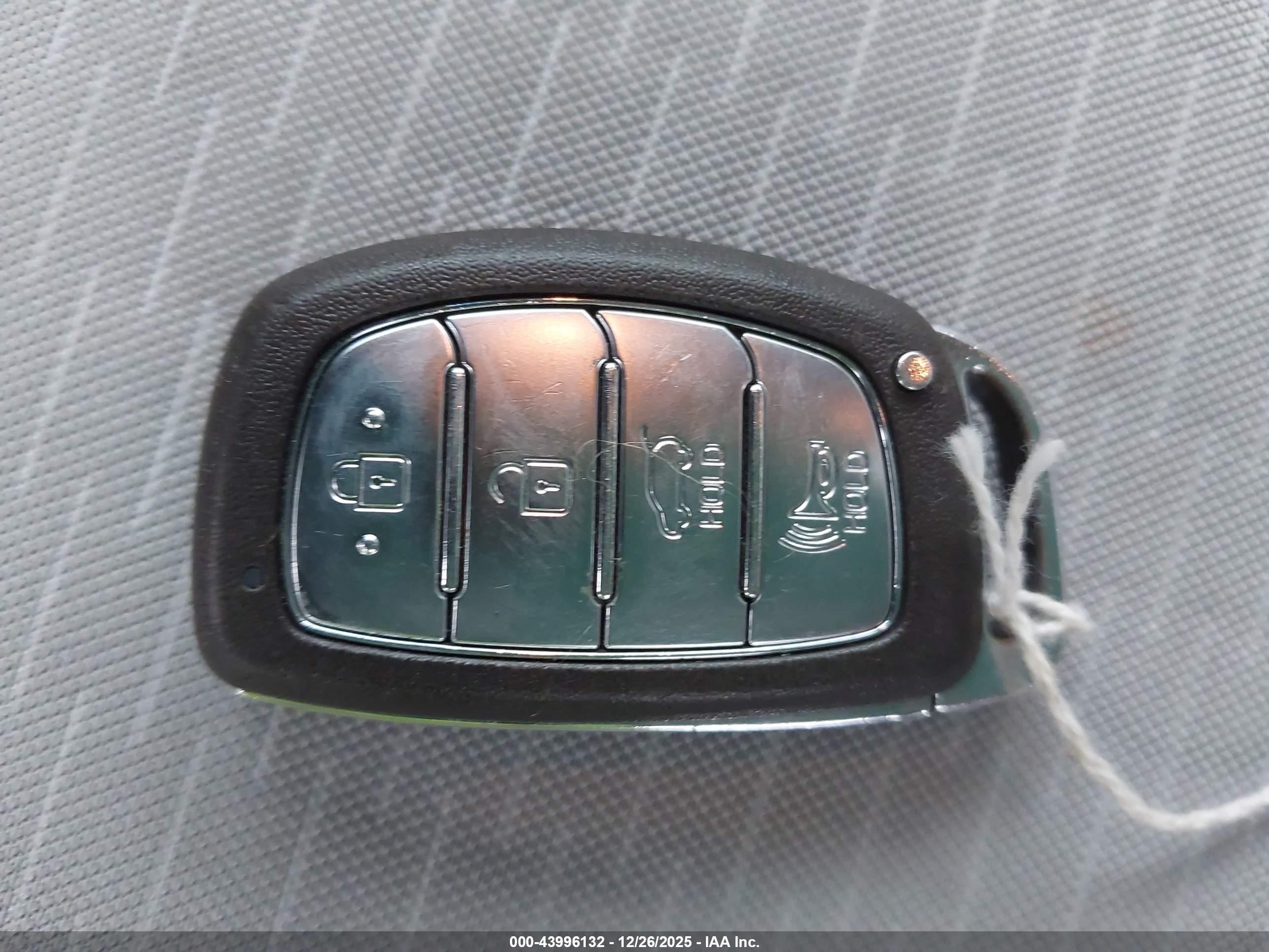 HYUNDAI TUCSON image 11