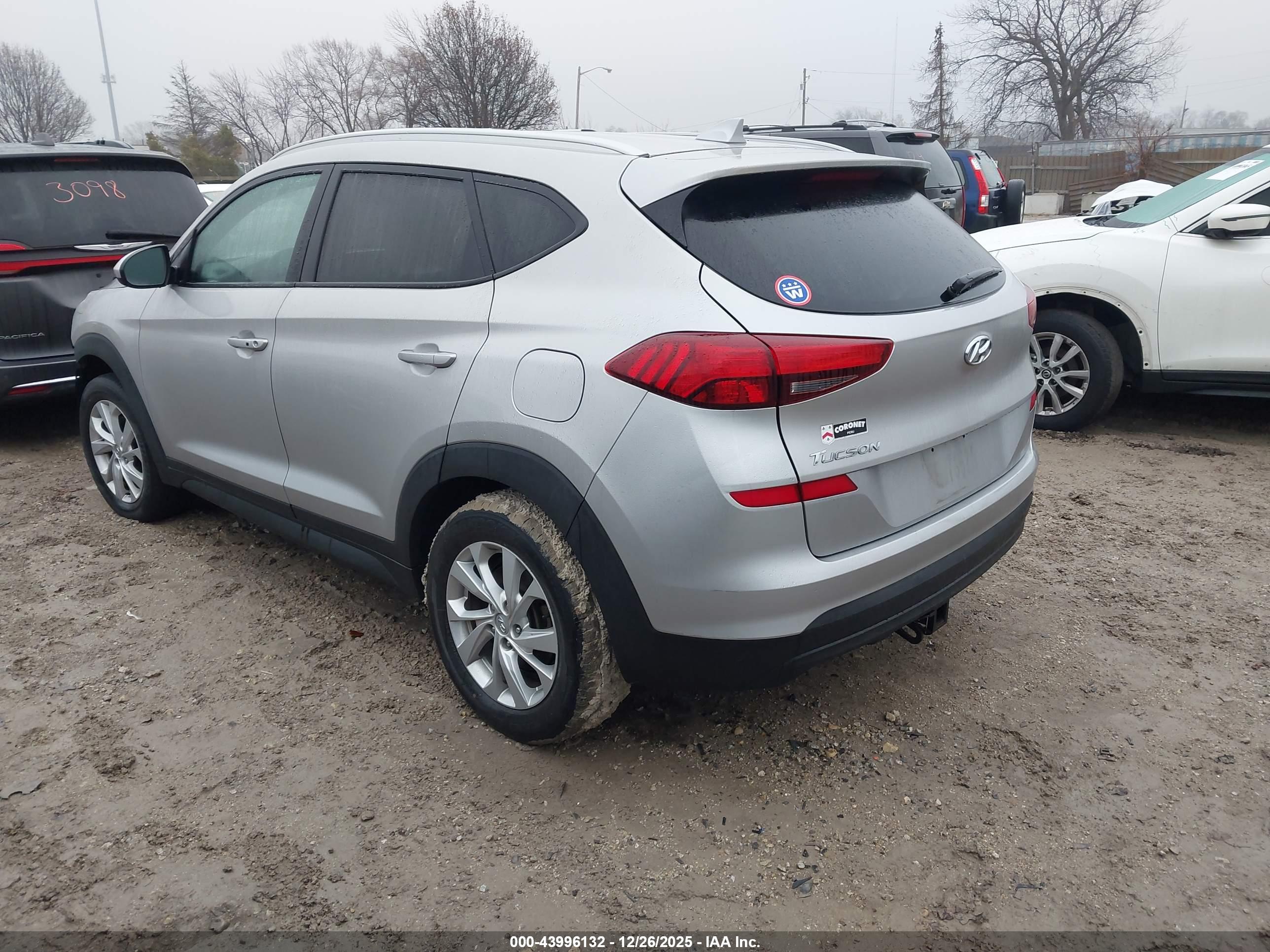 HYUNDAI TUCSON image 3