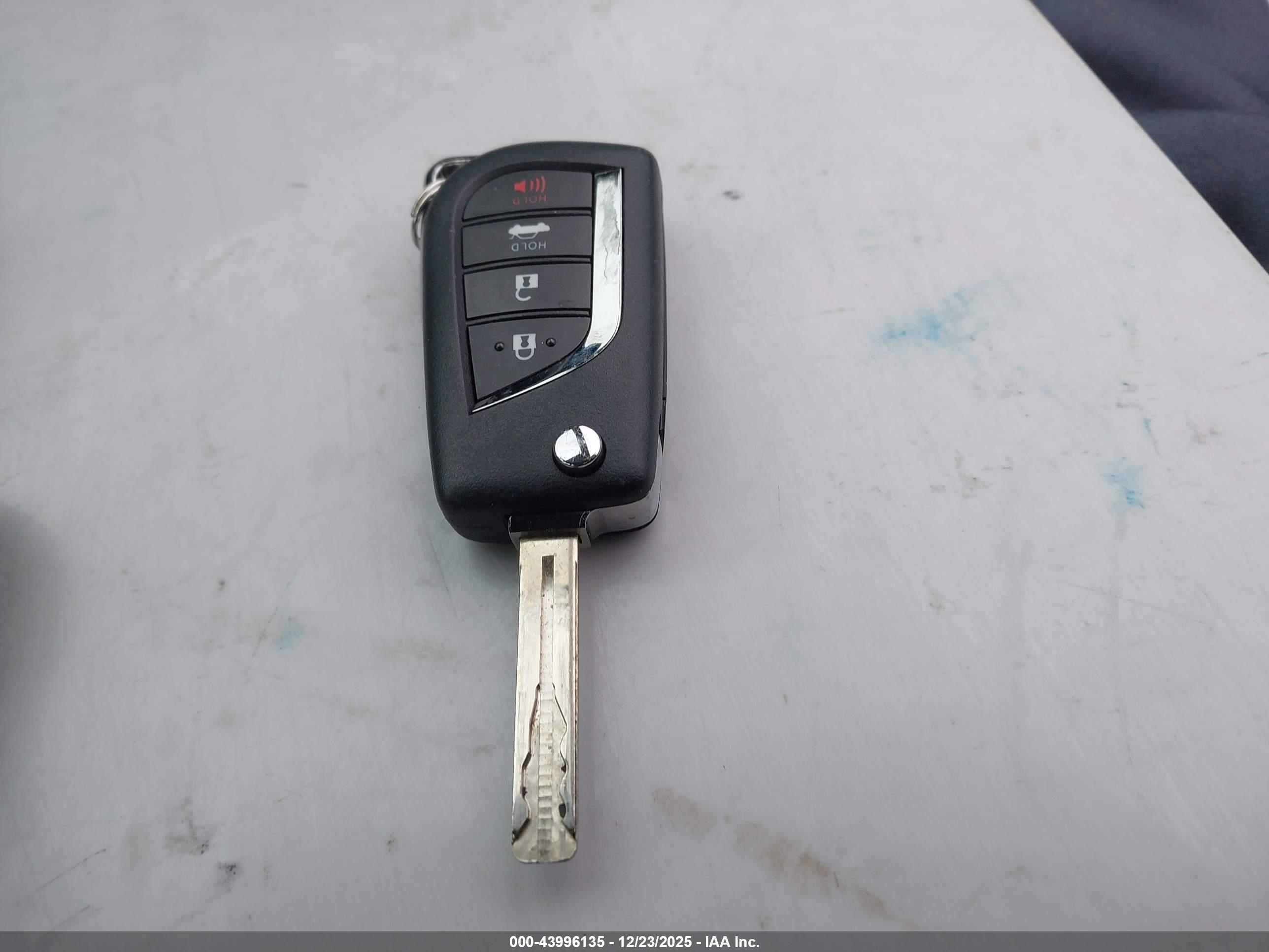 TOYOTA CAMRY image 11