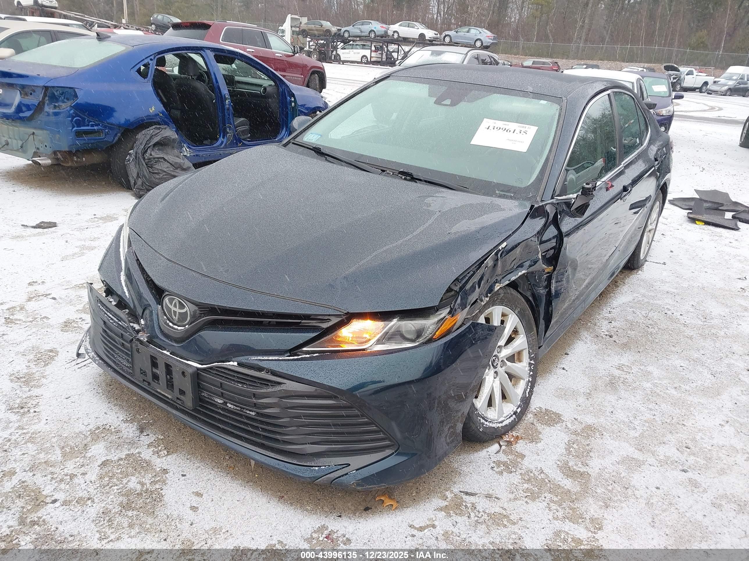 TOYOTA CAMRY image 2