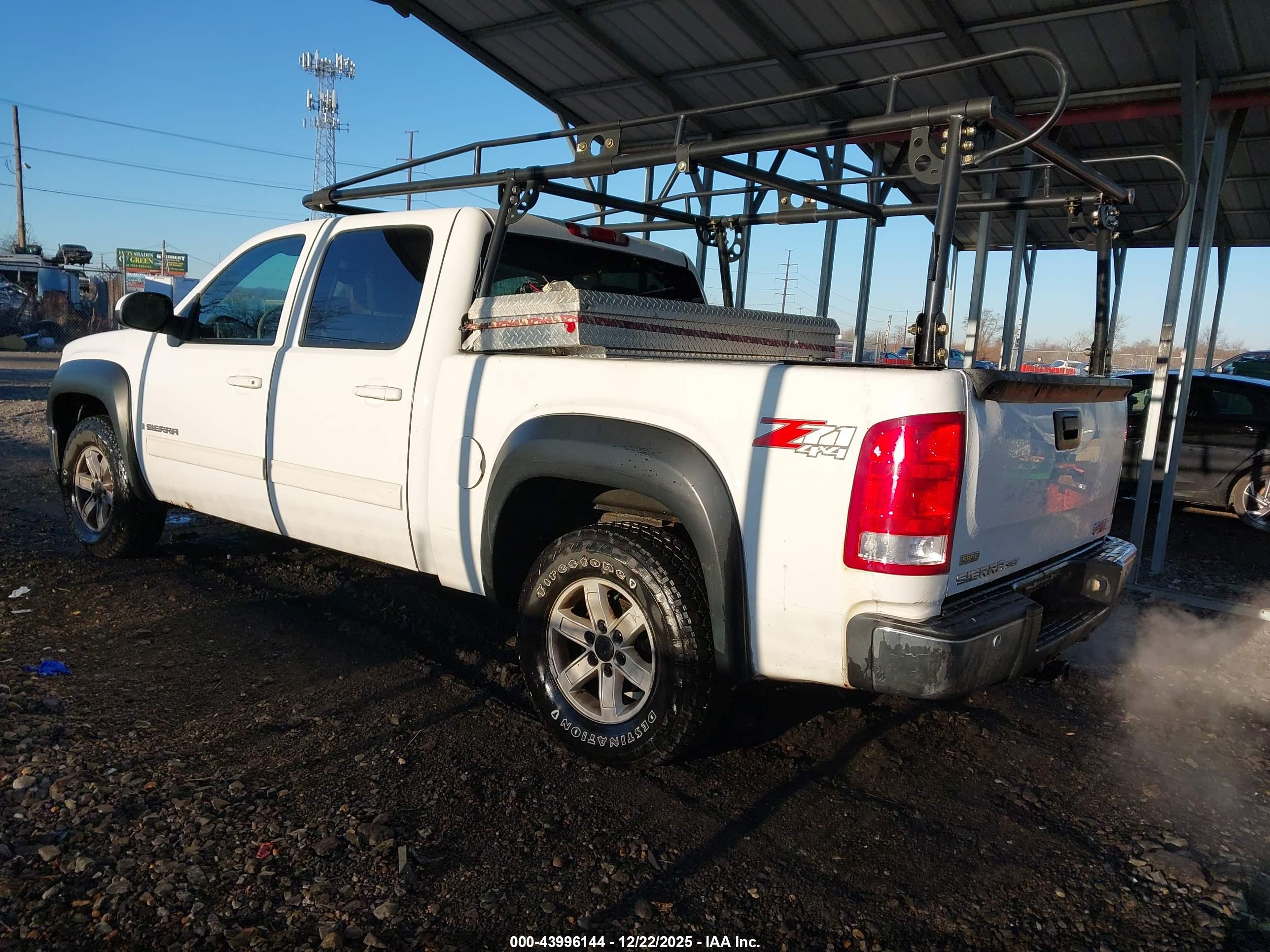 GMC SIERRA image 3