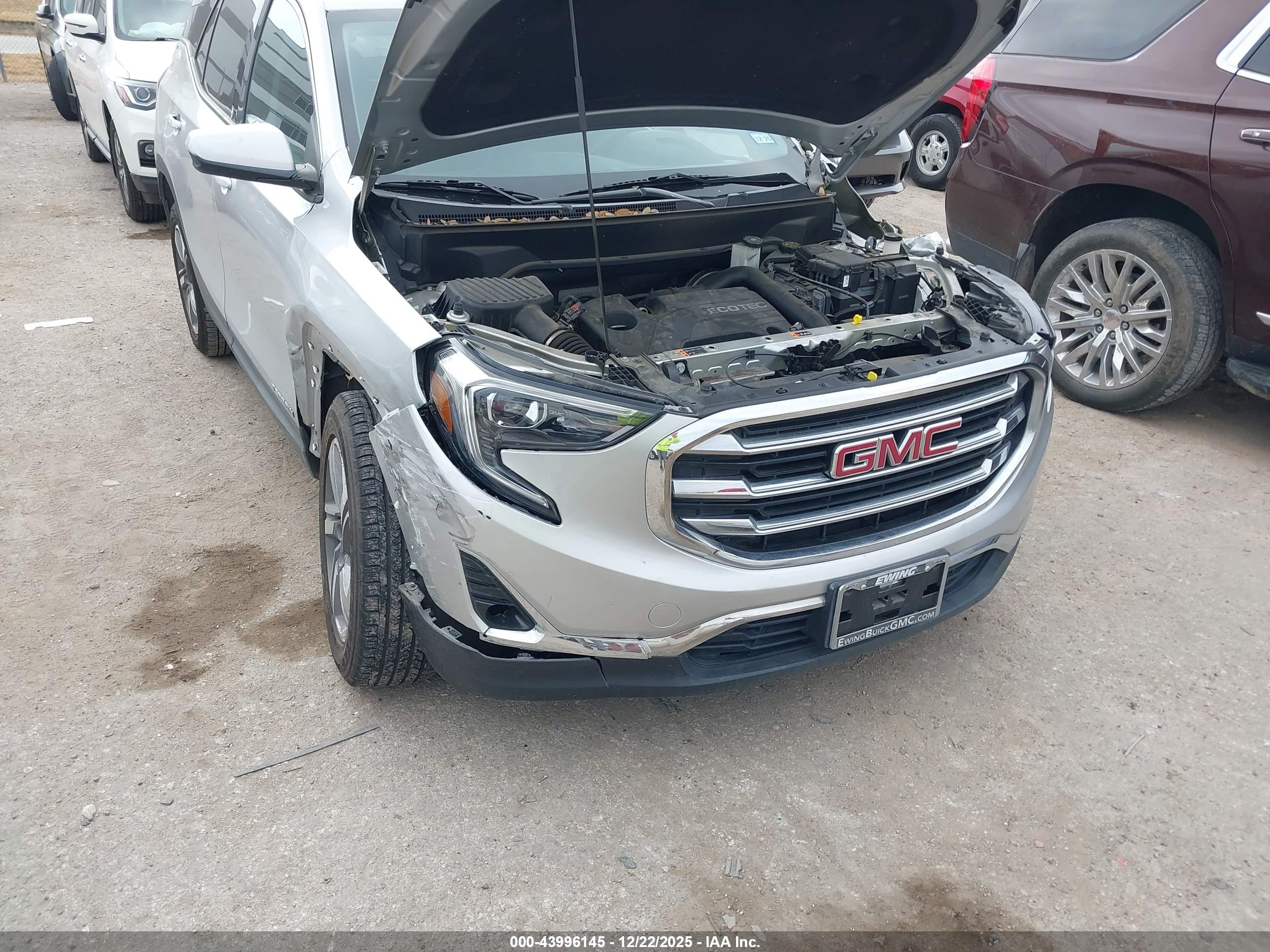 GMC TERRAIN image 6