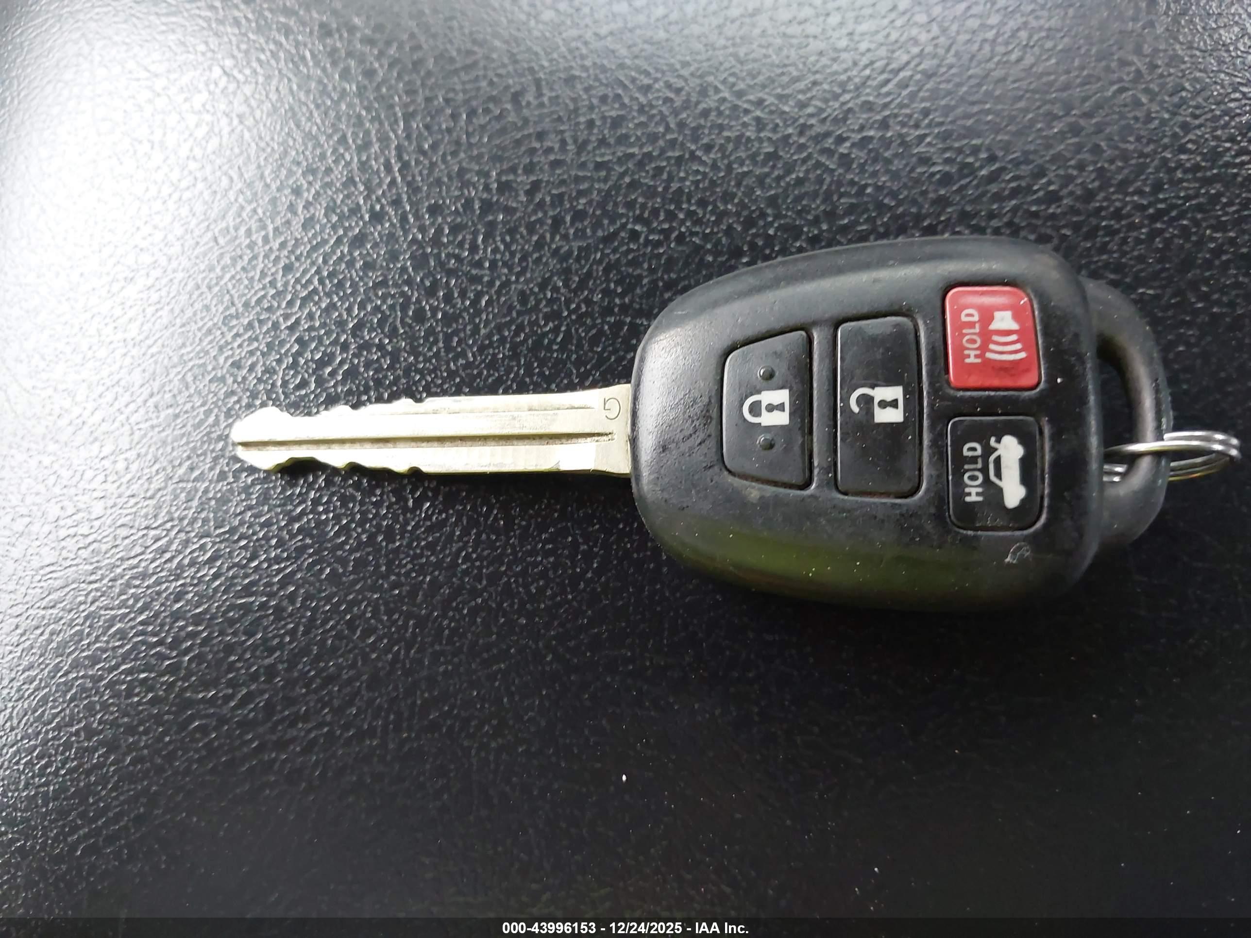 TOYOTA CAMRY image 11