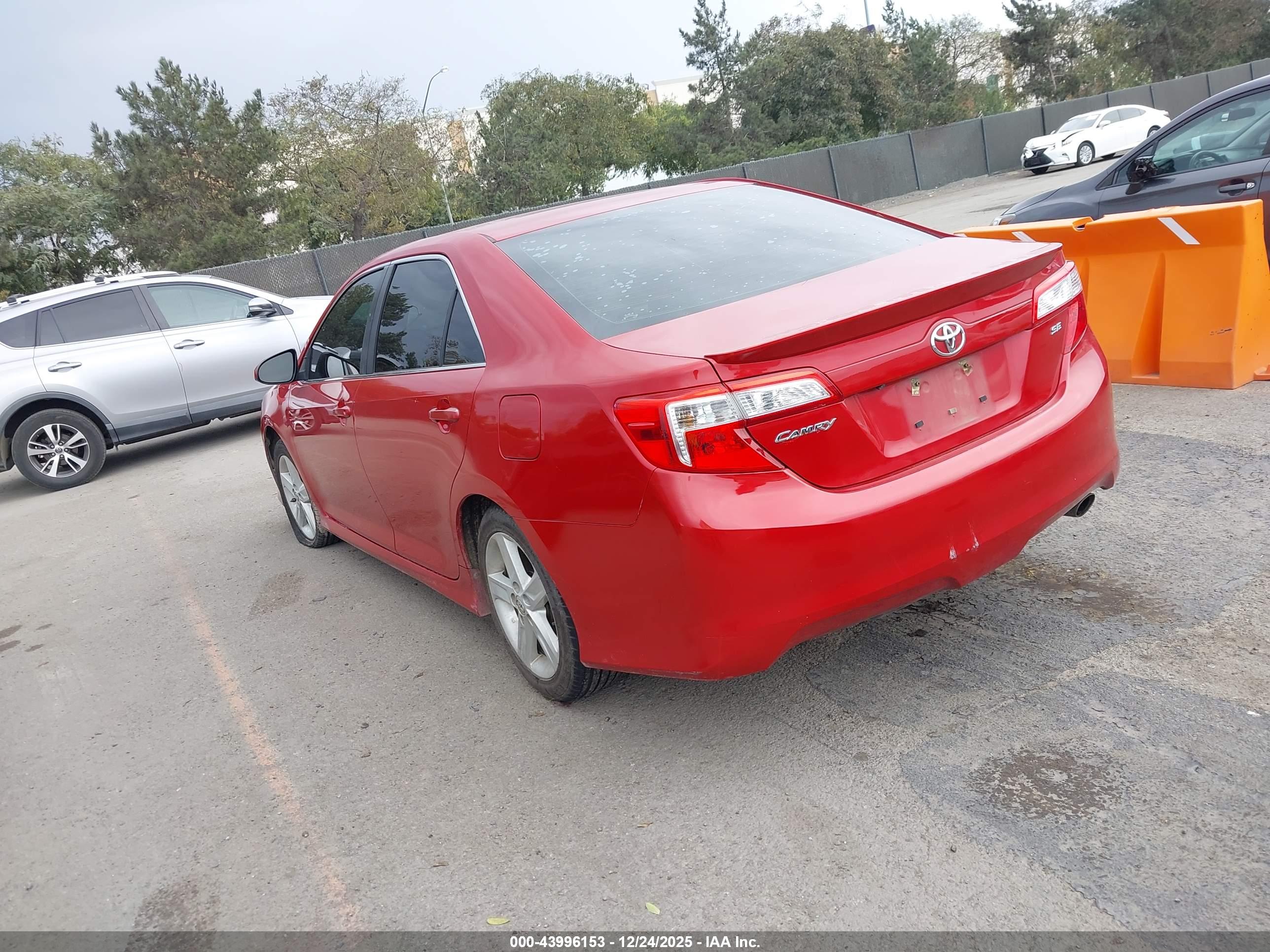 TOYOTA CAMRY image 3