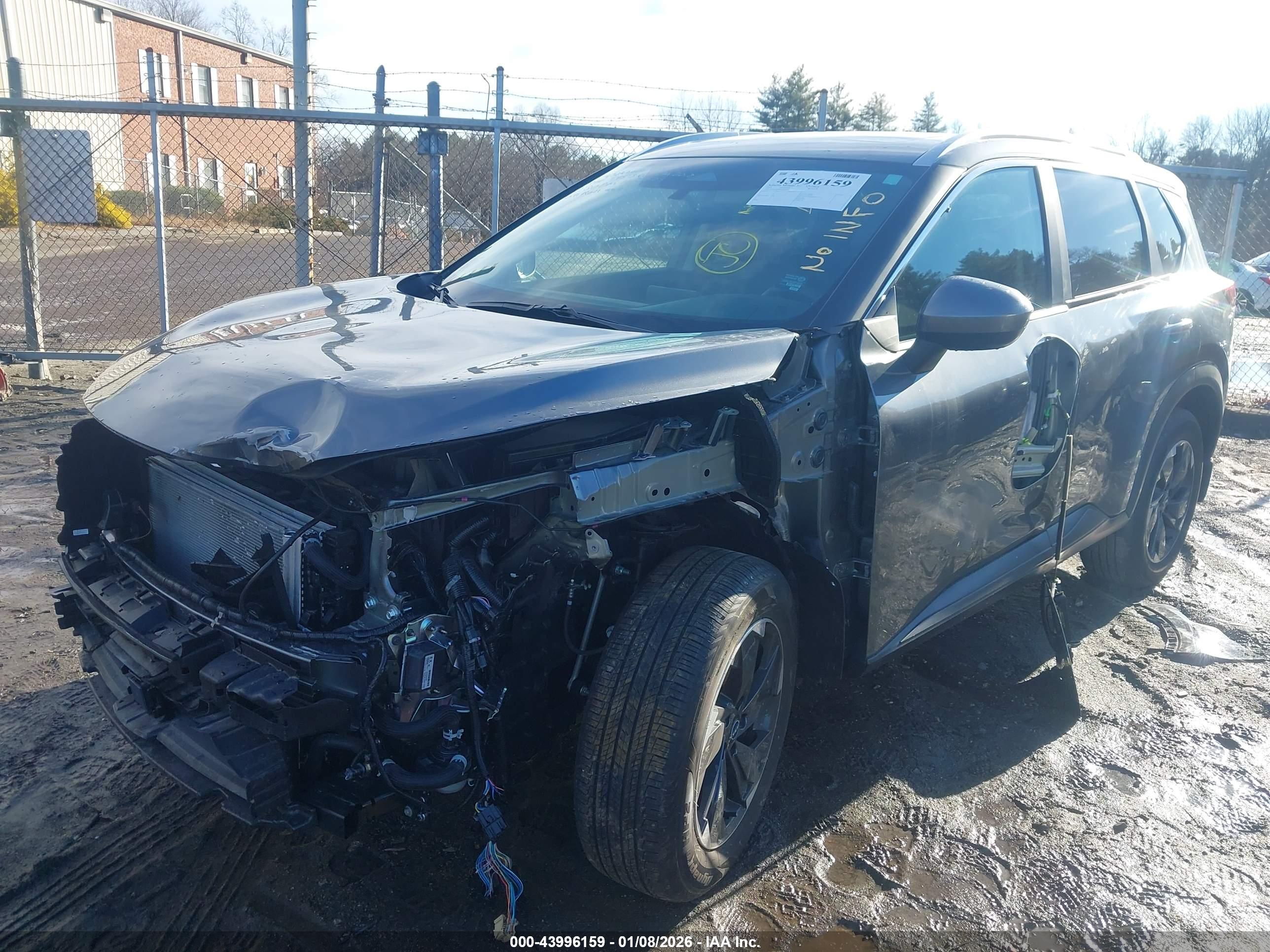 NISSAN ROGUE image 2