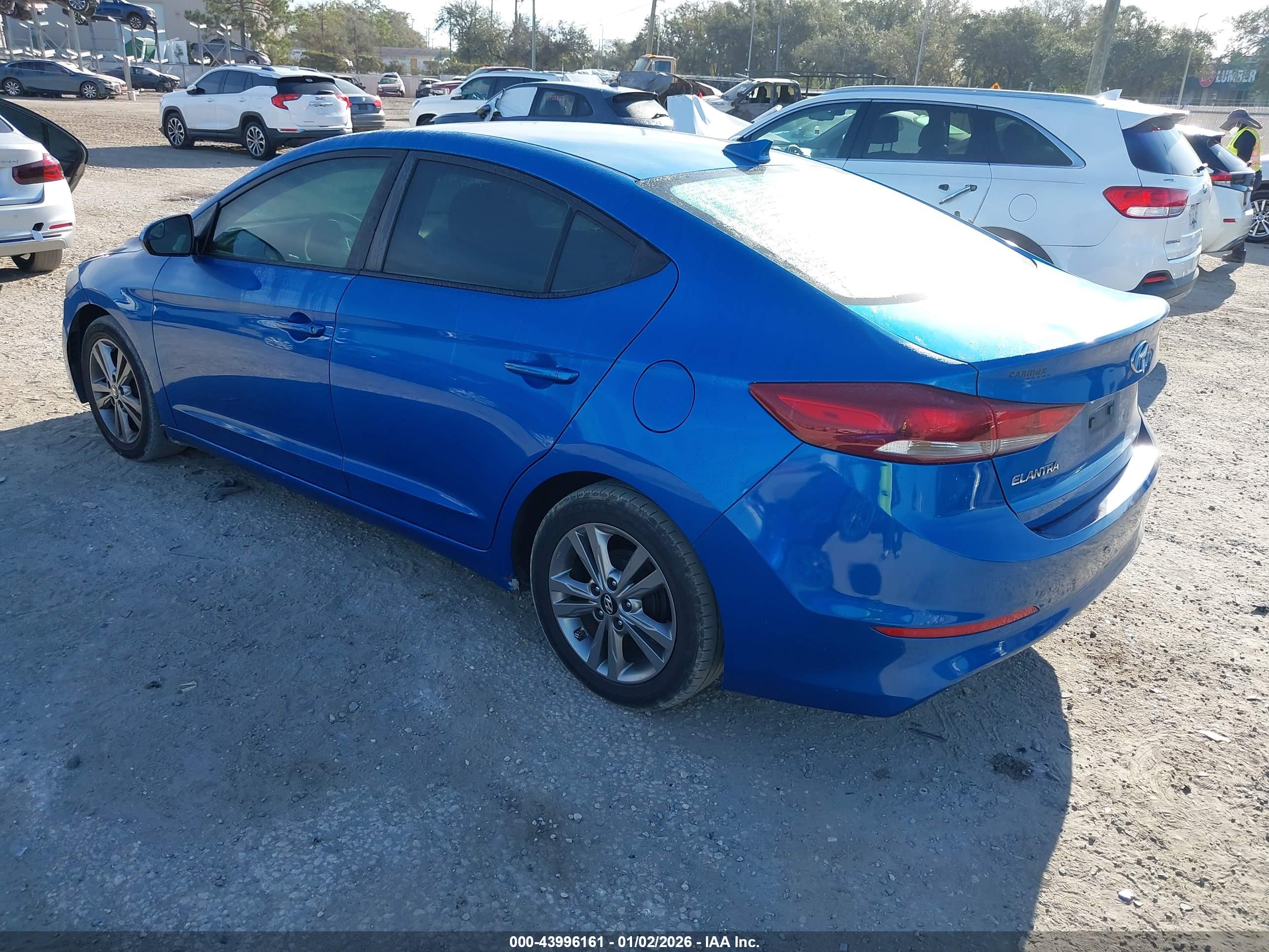 HYUNDAI ELANTRA image 3