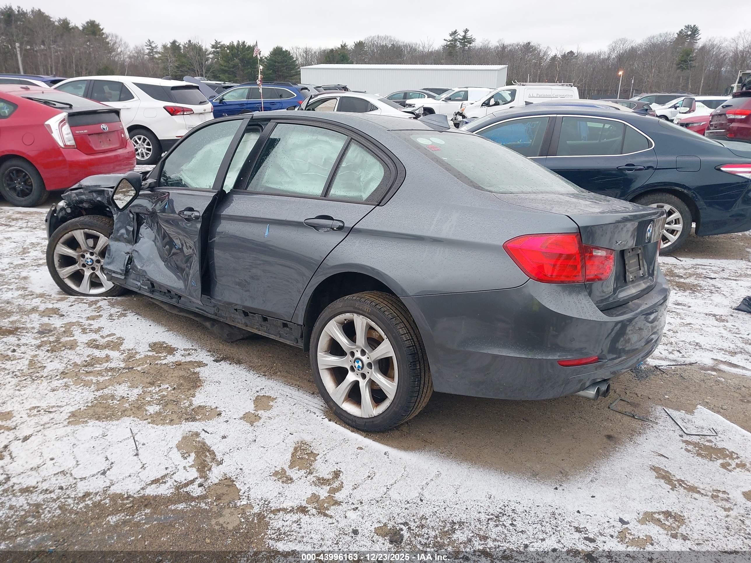 BMW 328I image 3