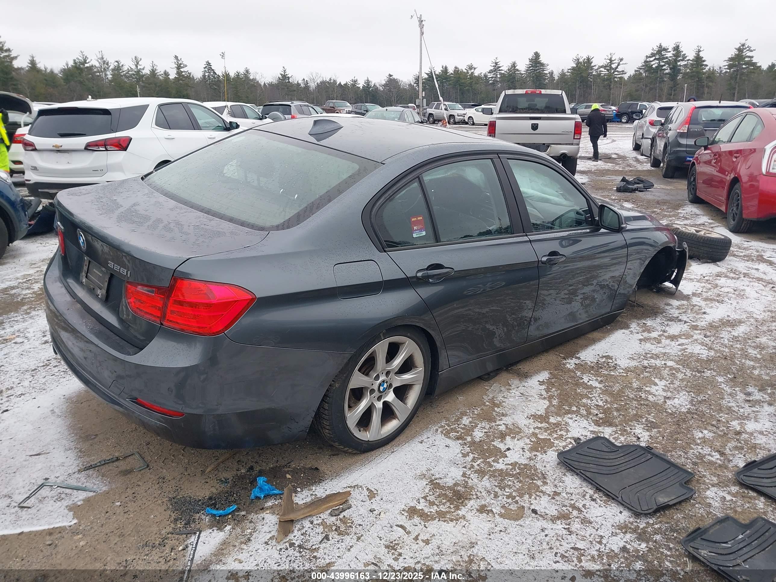 BMW 328I image 4