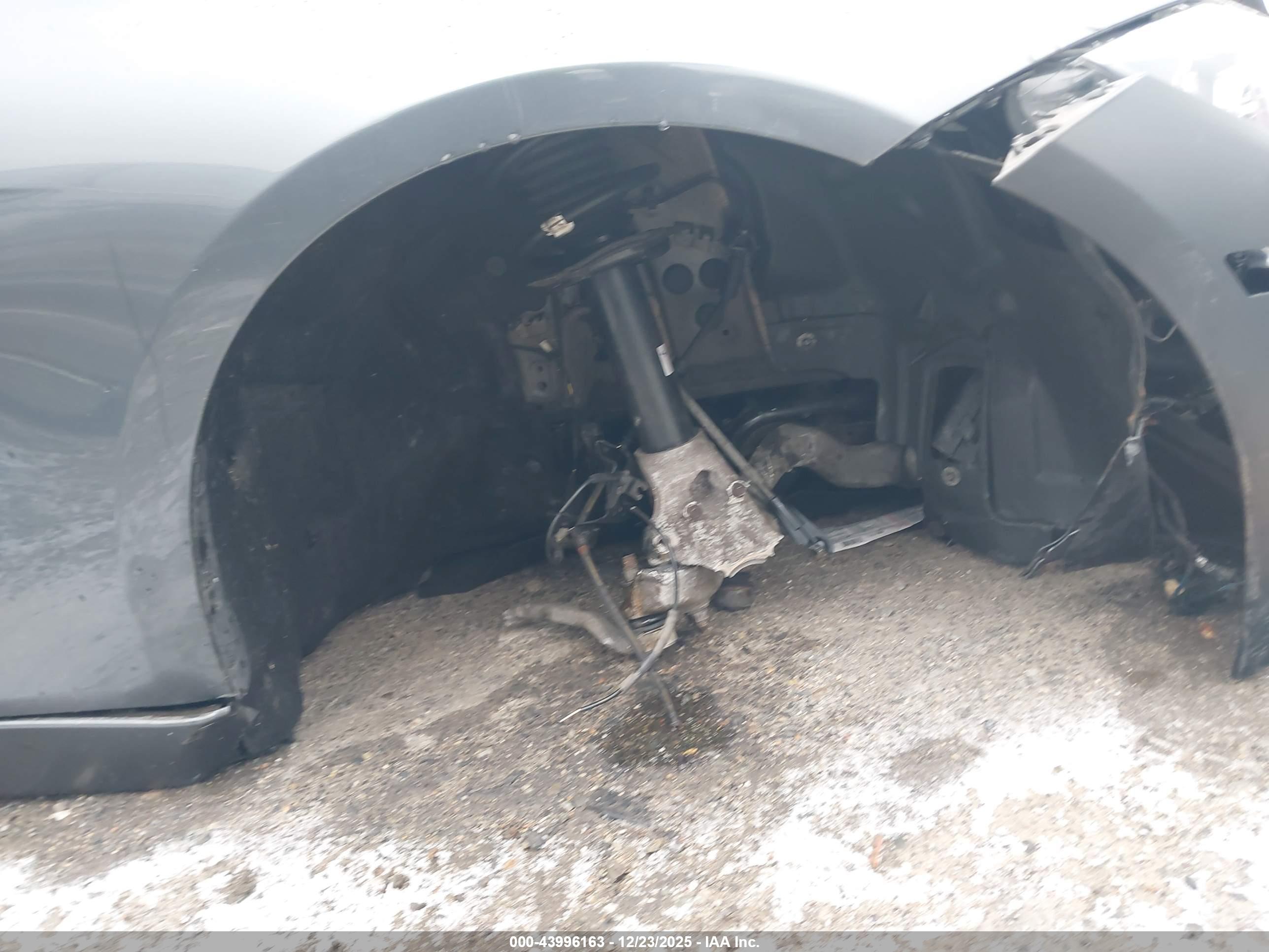 BMW 328I image 6