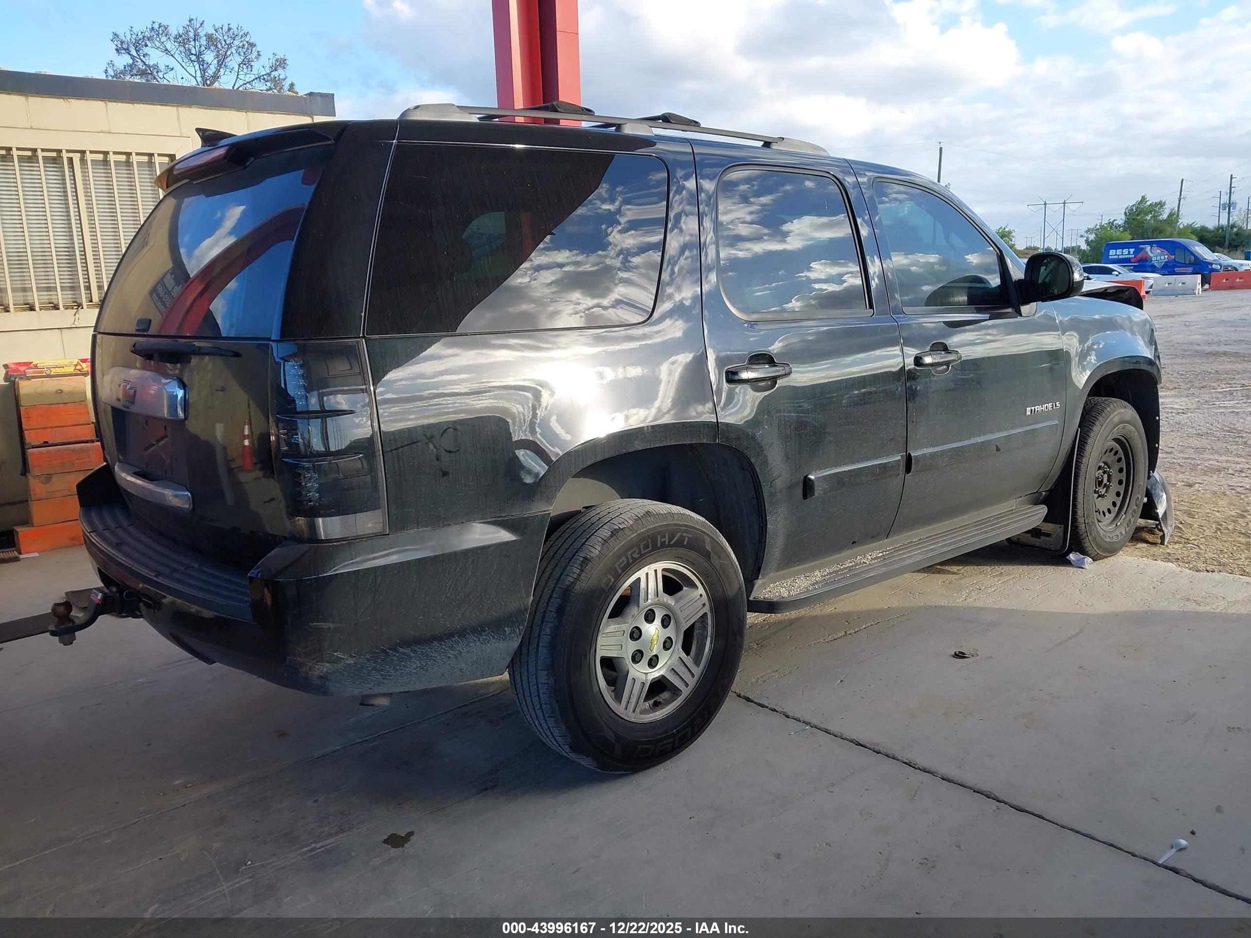 CHEVROLET TAHOE image 4