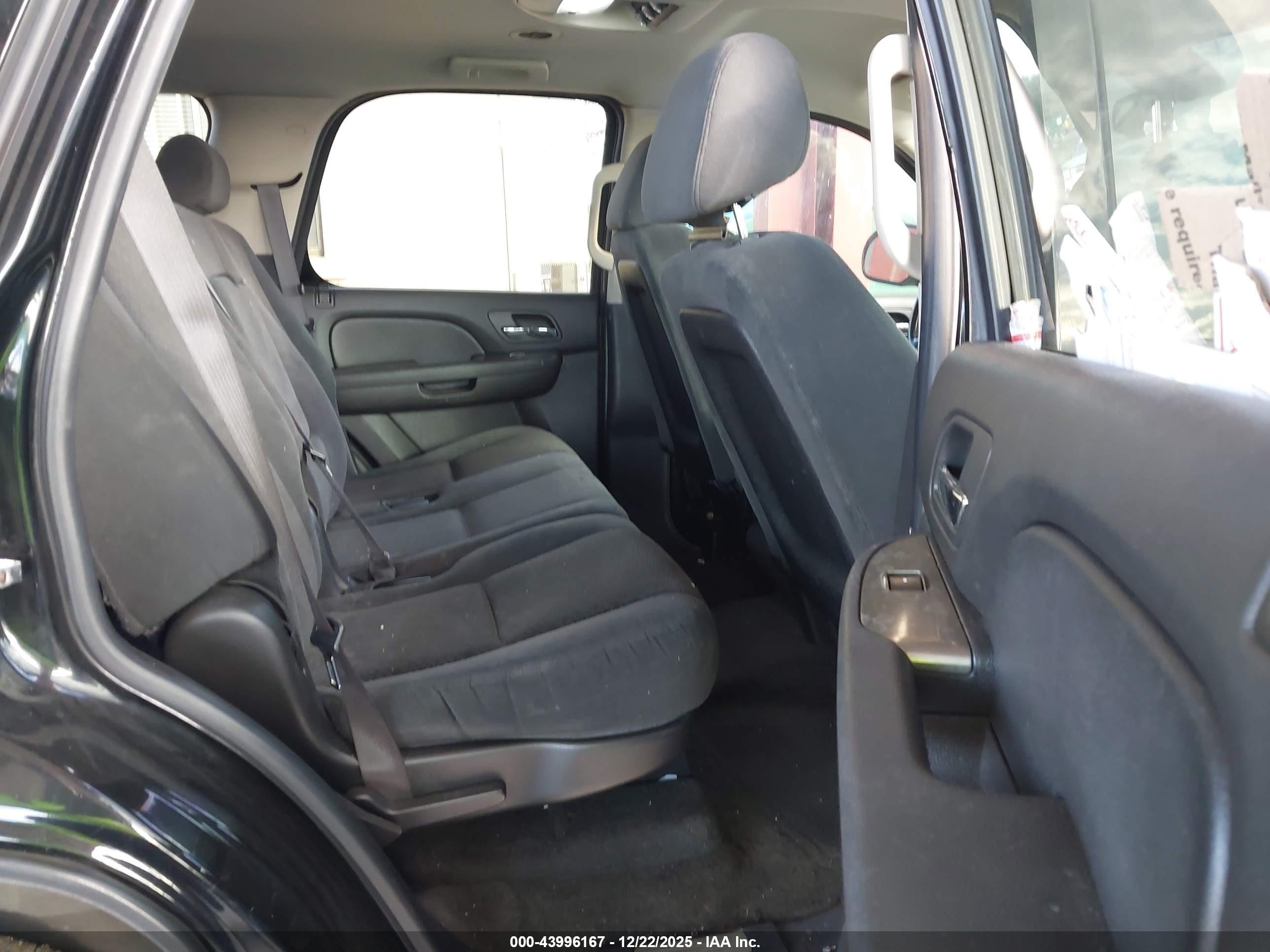 CHEVROLET TAHOE image 8