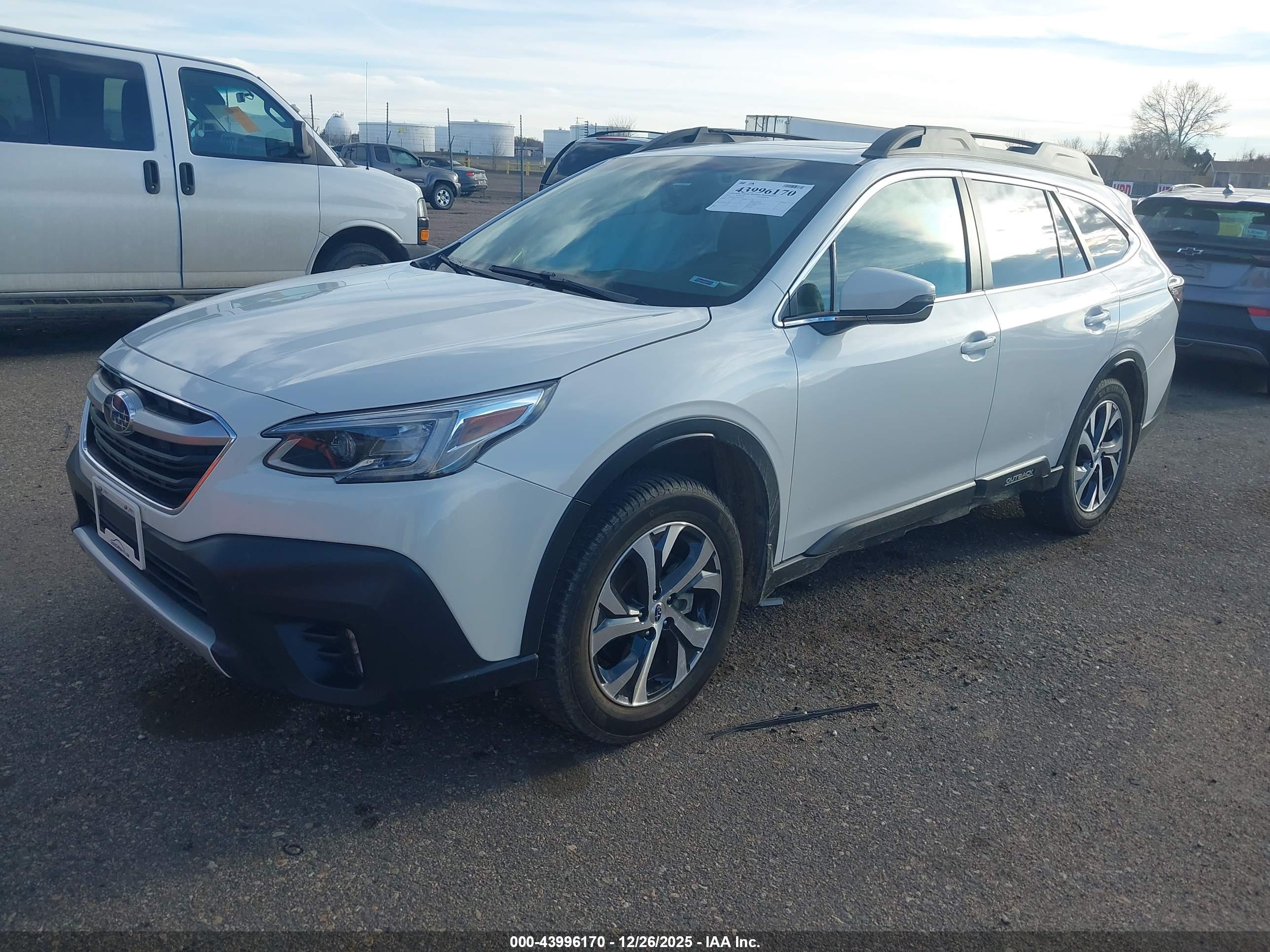 SUBARU OUTBACK image 2